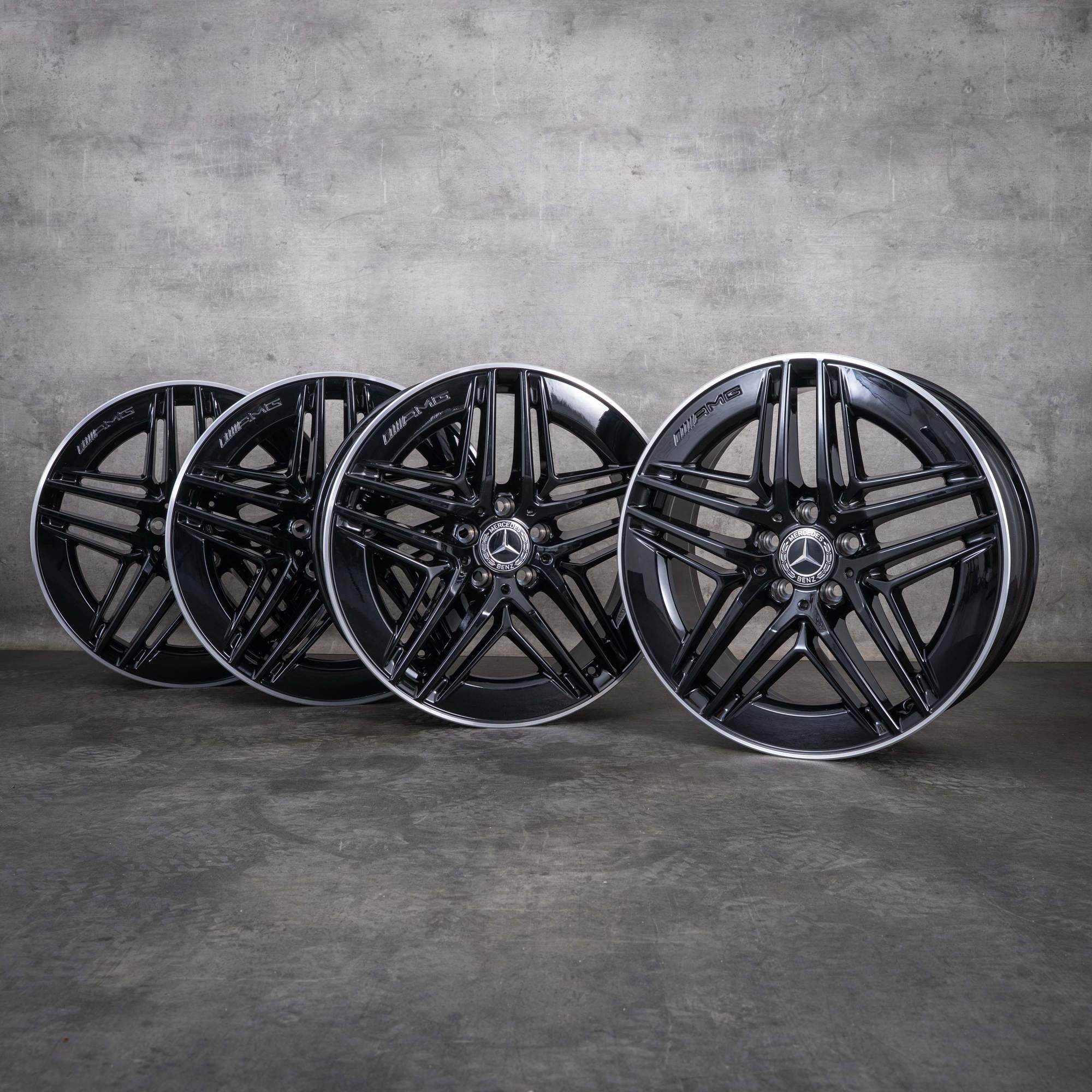 Jante originale Mercedes-Benz Clasa V AMG de 19 inci W447 A4474018000 din aluminiu negre finisate cu lustruire NOI