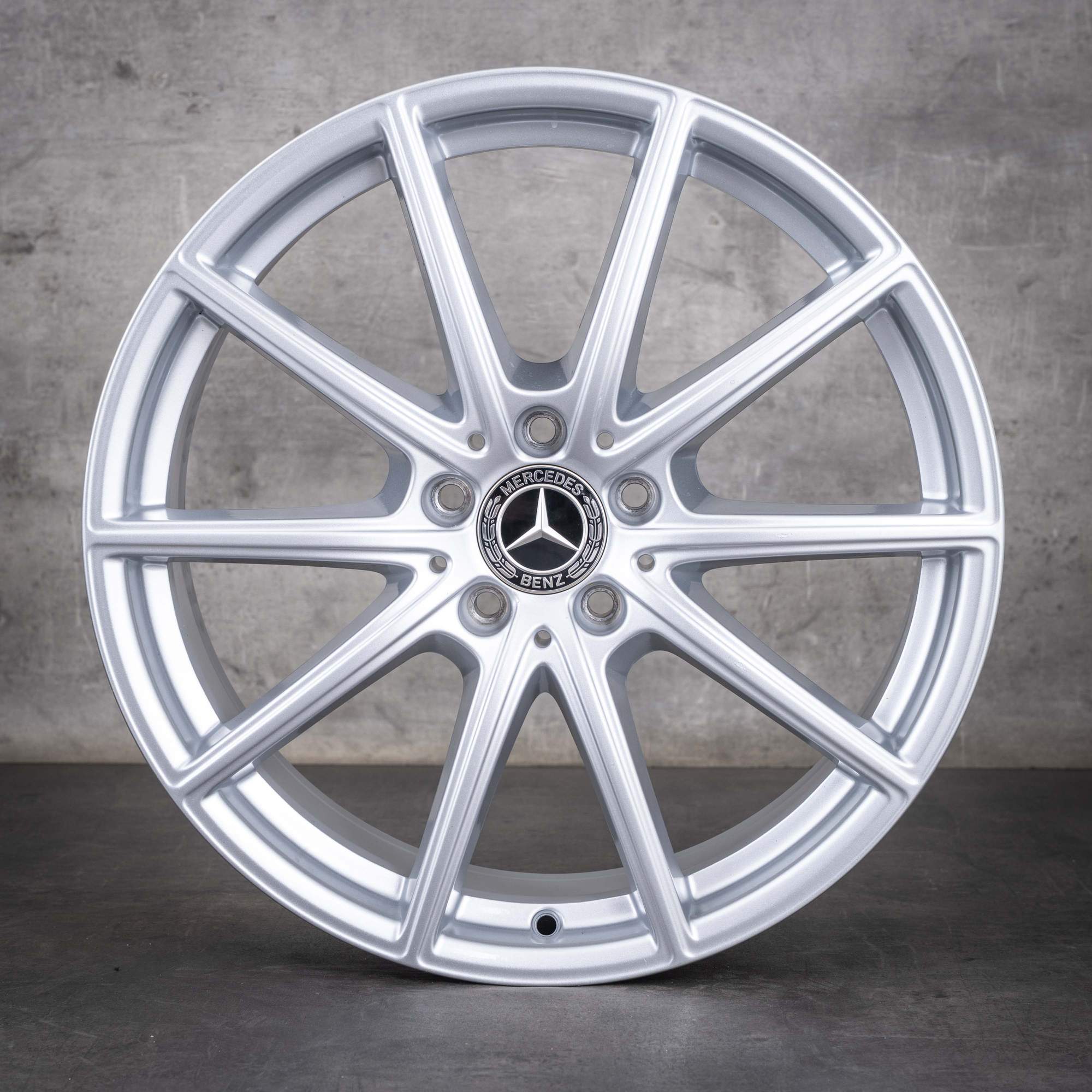 Oryginalne felgi Mercedes Benz CLE 19 cali C236 300E A2364010600 A2364010800 srebrne błyszczące