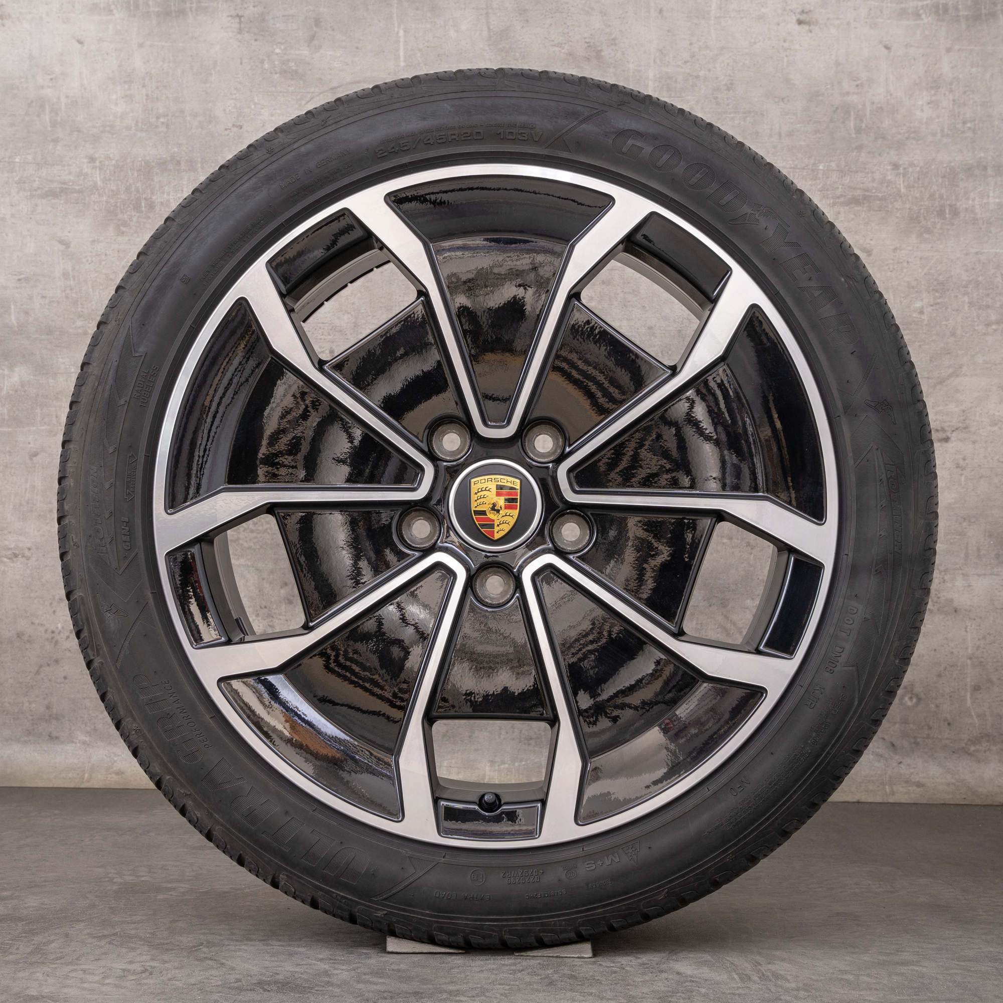 Alkuperäiset Porsche Taycan 9J1 talvirenkaat 20 tuuman Turbo S Cross vanteet 9J1073600D Aero kiillotettu