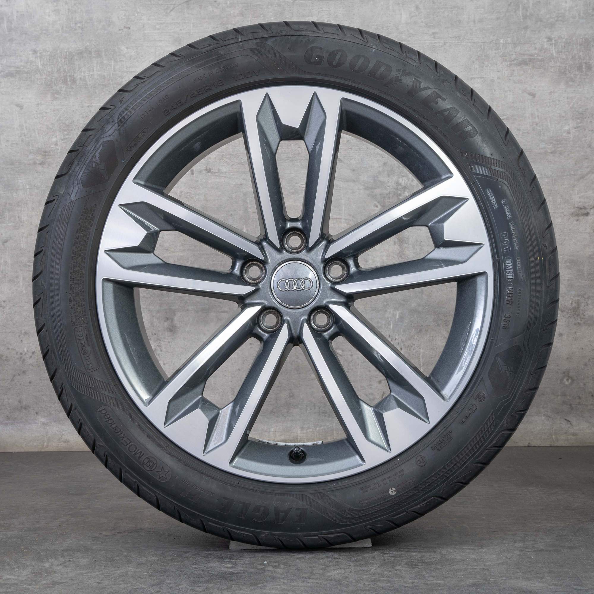 Jantes originais Audi A4 de 18 polegadas 8W B9 Allroad jantes verão 8W9601025C titânio polido