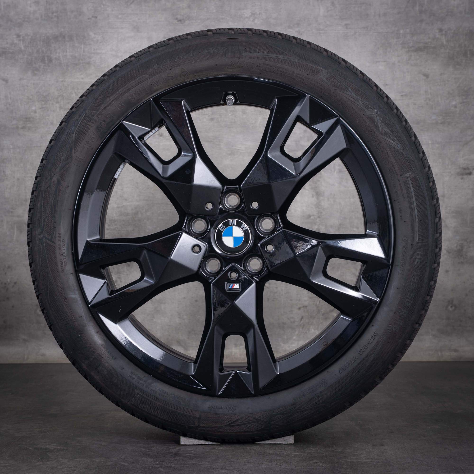 Originální zimní kola BMW řady 1 a Řada 2 18 palců F70 F74 disky Styling 968 M 5A45271 jet black