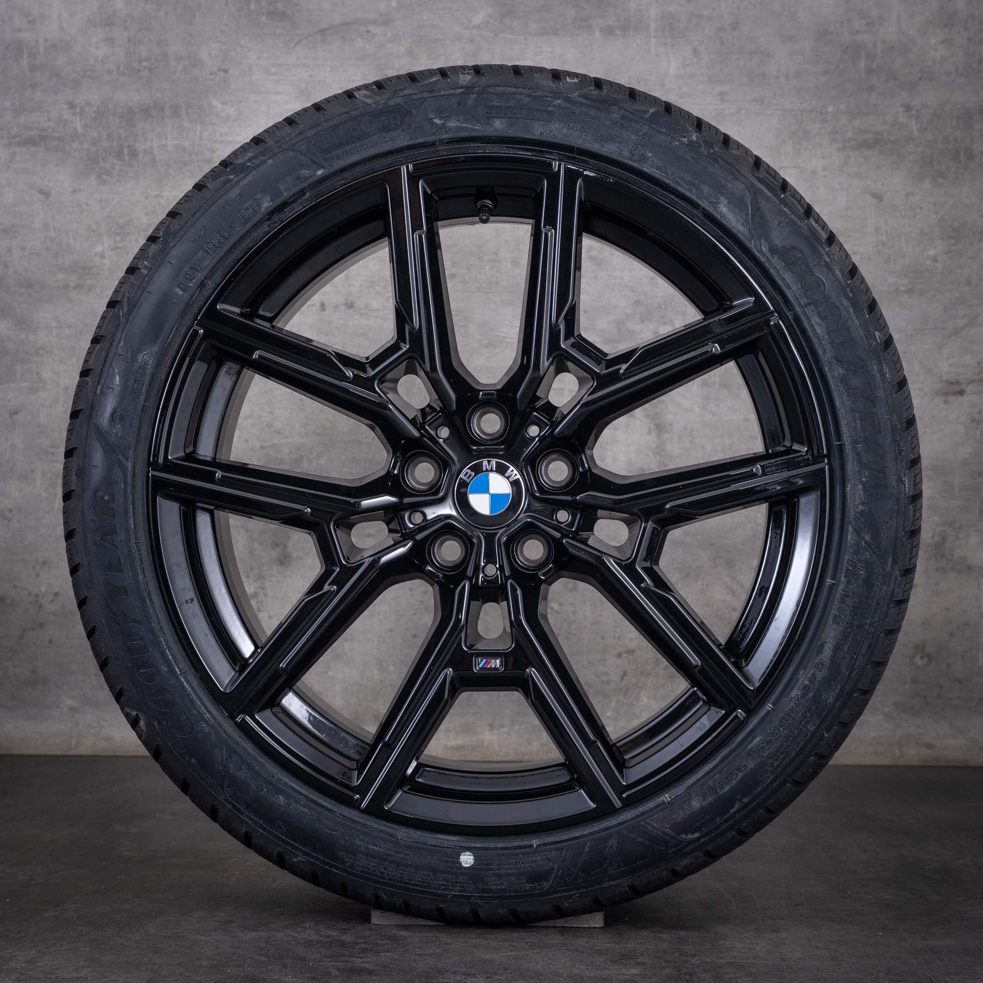 Alkuperäiset BMW 4-sarjan i4 talvirenkaat 19 tuumaa G26 Gran Coupe -vanteet malli 859 M 8747304 8747305 kiiltävä musta