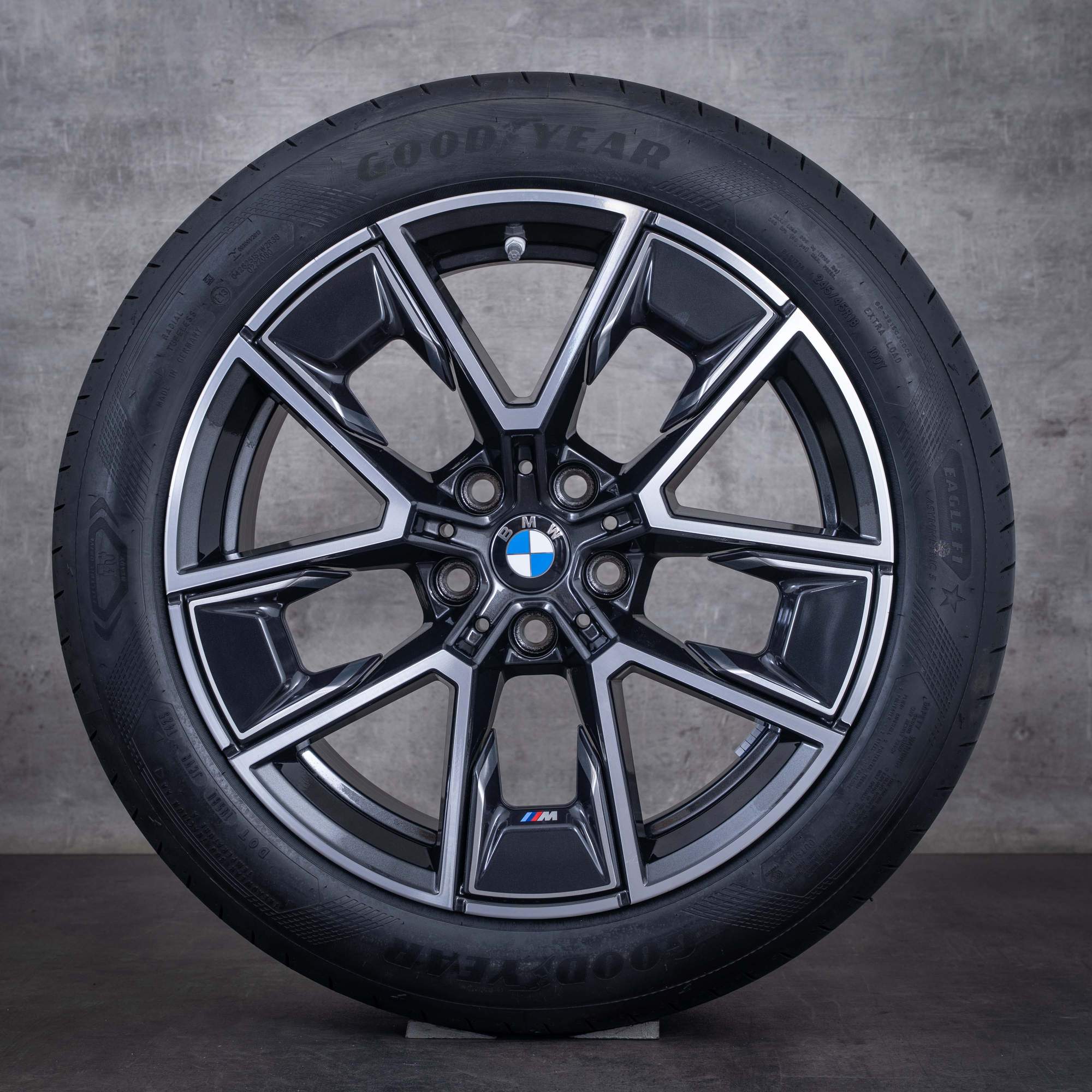 OEM BMW 4 Series i4 18inch G26 Gran Coupe summer wheels Styling 858 M 8747286 Midnight Gray front diamond cut