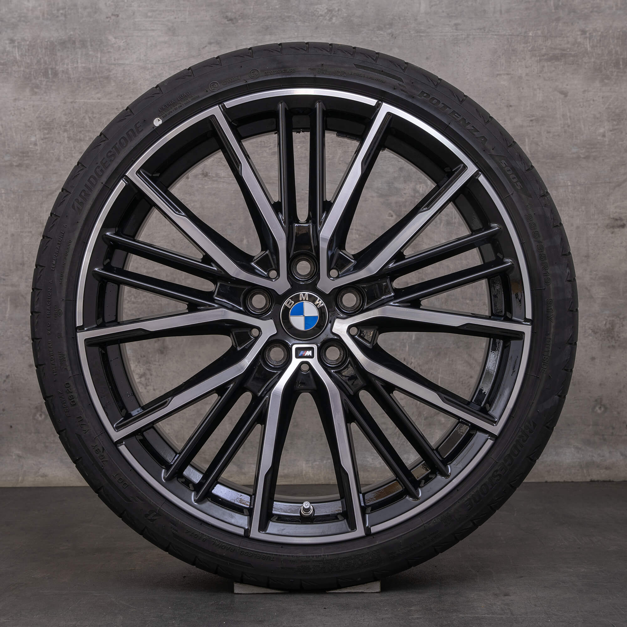 Original 19palcové ráfky na auto BMW řady 1 2 F40 F44 Gran Coupe letní kola Styling 552 M 8092356 černá lesklá soustružená