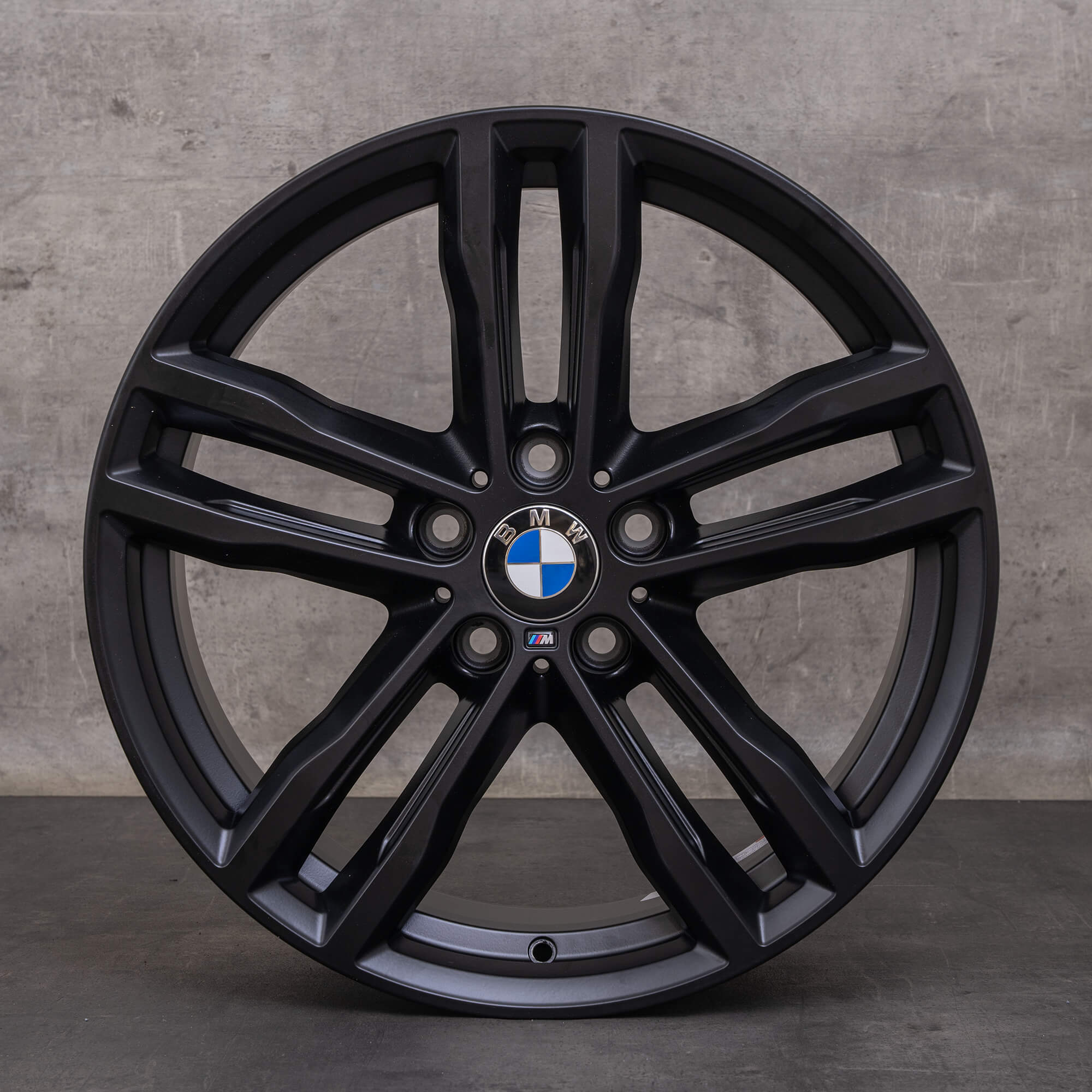 Original BMW 3-serie 4 fälgar / fälg 19 tum F30 F31 F32 F33 F36 Styling 704 M 8097244 8097245 svart matt