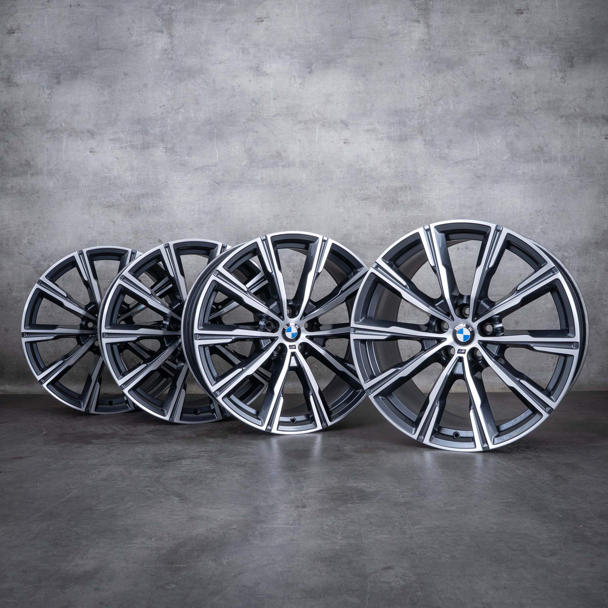 Oryginalne felgi BMW X5 X6 20 cali G05 G06 Styling 740 M 8071996 8071997 orbit grey Polerowane