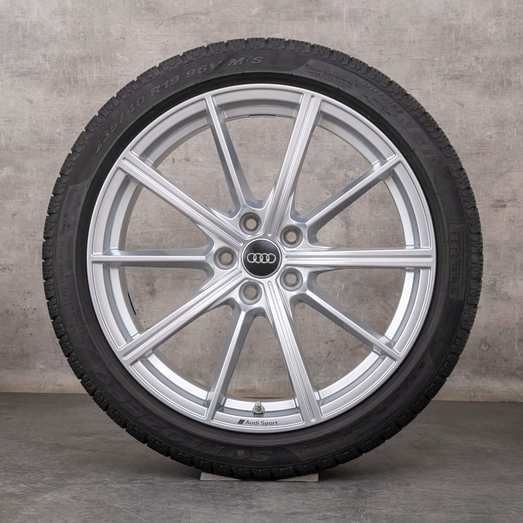 Originale Audi RS4 RS5 vinterdæk med fælge 19 tommer B9 8W 8W0601025CP stjernedesign sølv