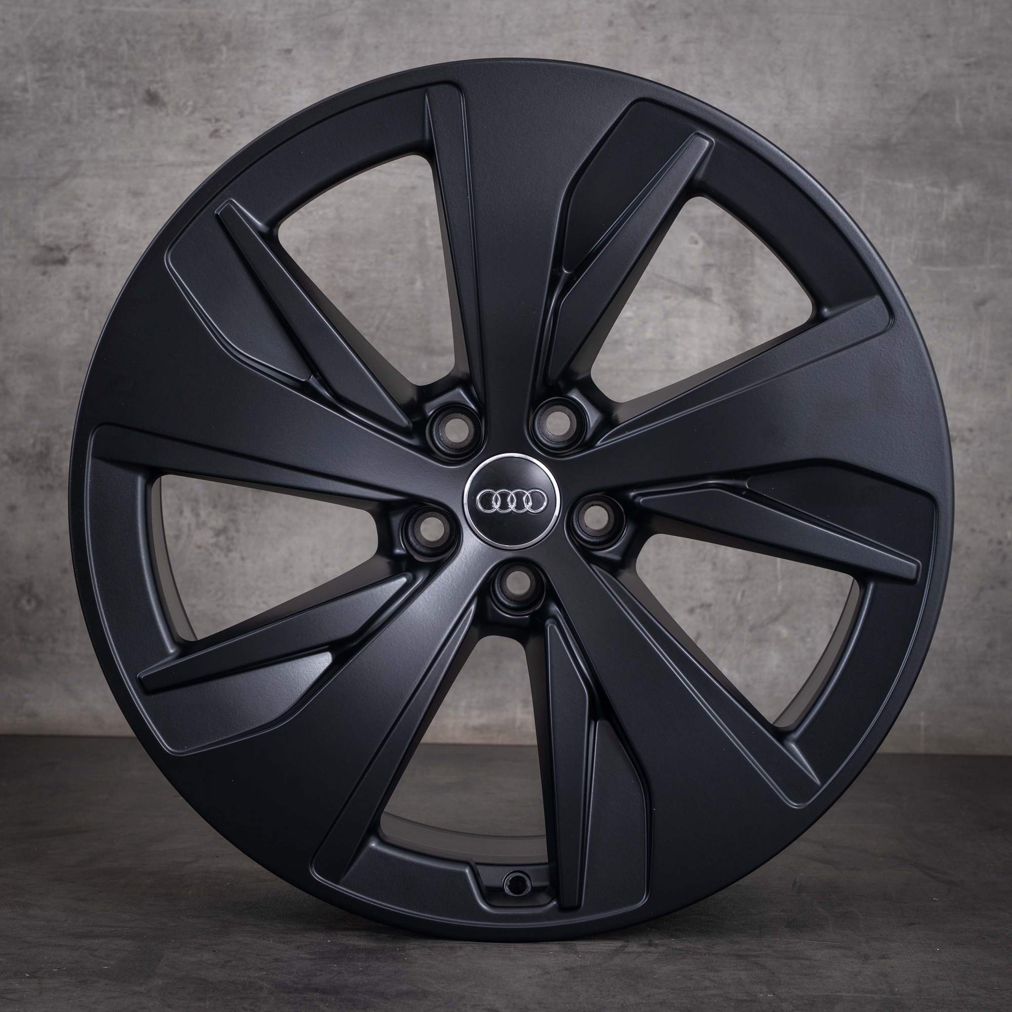 Original Audi e-tron GE Q8 Felgen 20 Zoll 4KE 4KE601025AF schwarz matt lackiert - Felge 1 von 4