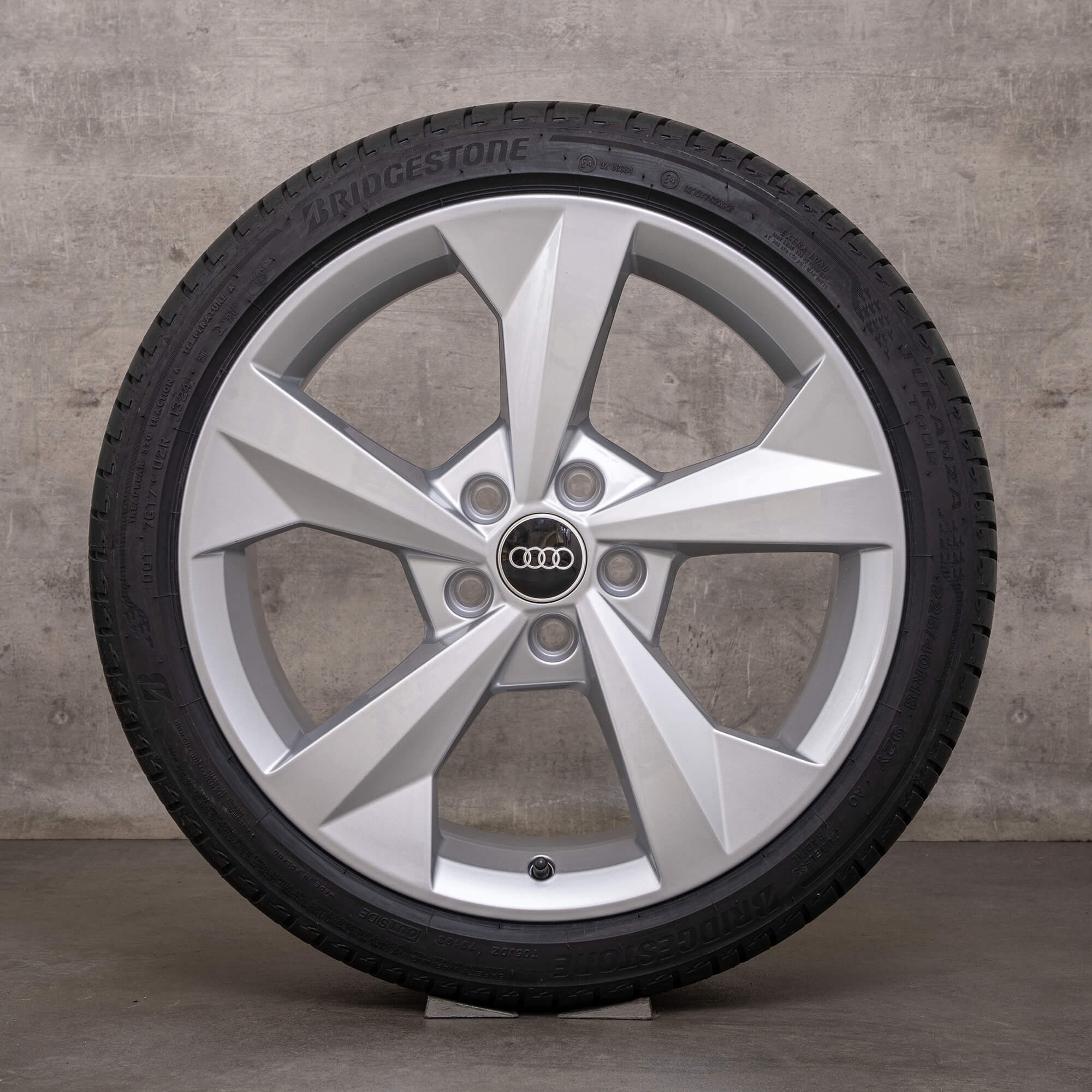 Original Audi A3 S3 Jantes 18 pouces 8Y 8V Sommerrder 8Y0601025CP argent NEUF