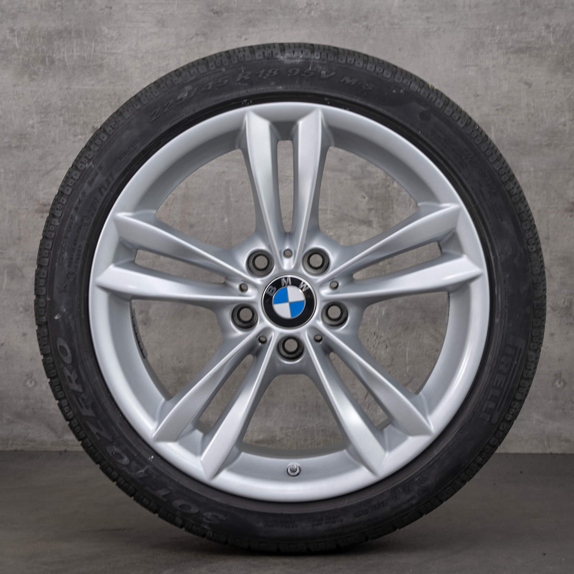 Cerchi BMW da 18 pollici serie 3 F30 F31 4 F32 F33 658 pneumatici invernali