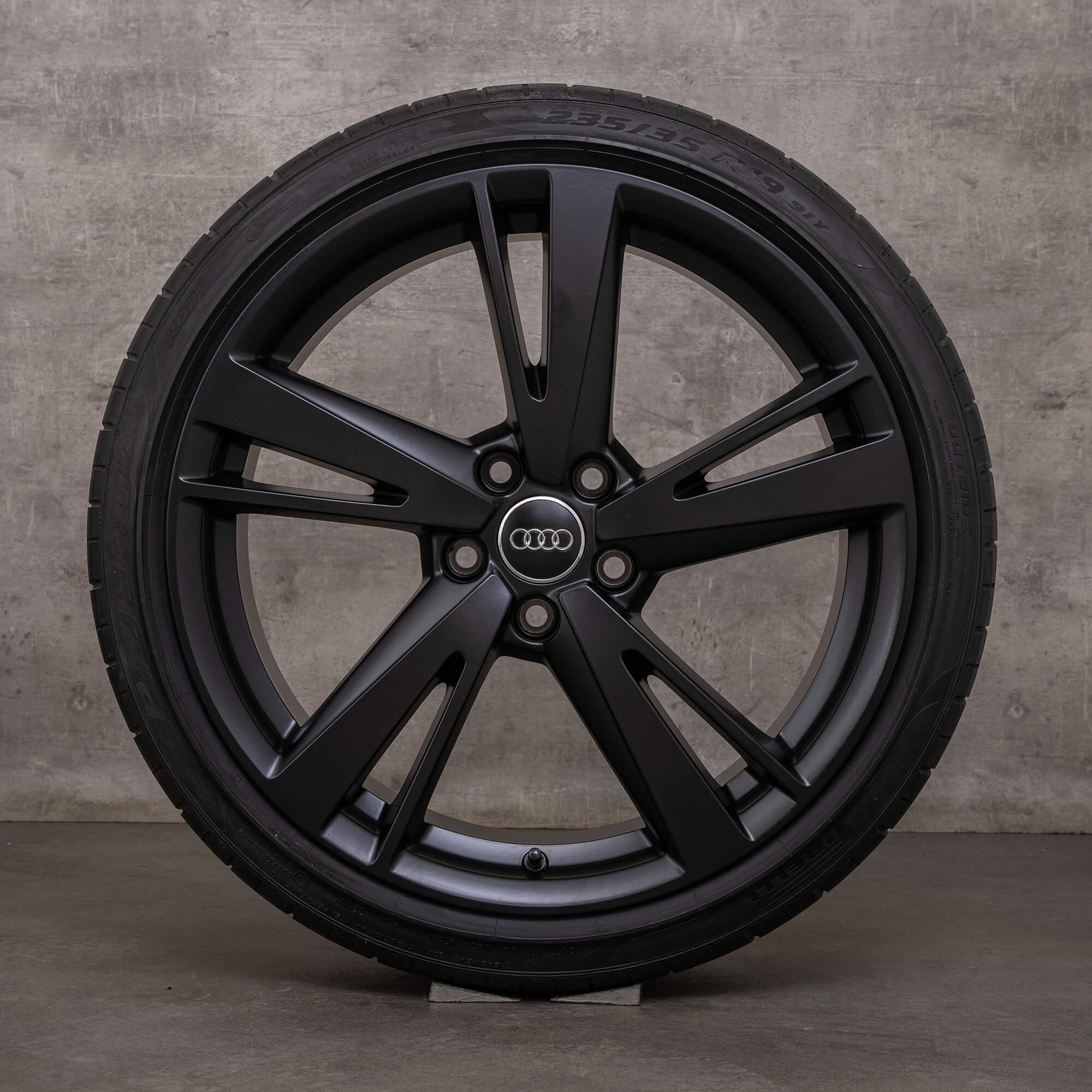 Original Audi RS3 fälgar 19 tum 8V Sommerrder 8V0601025EM 8V0601025EJ svart matt