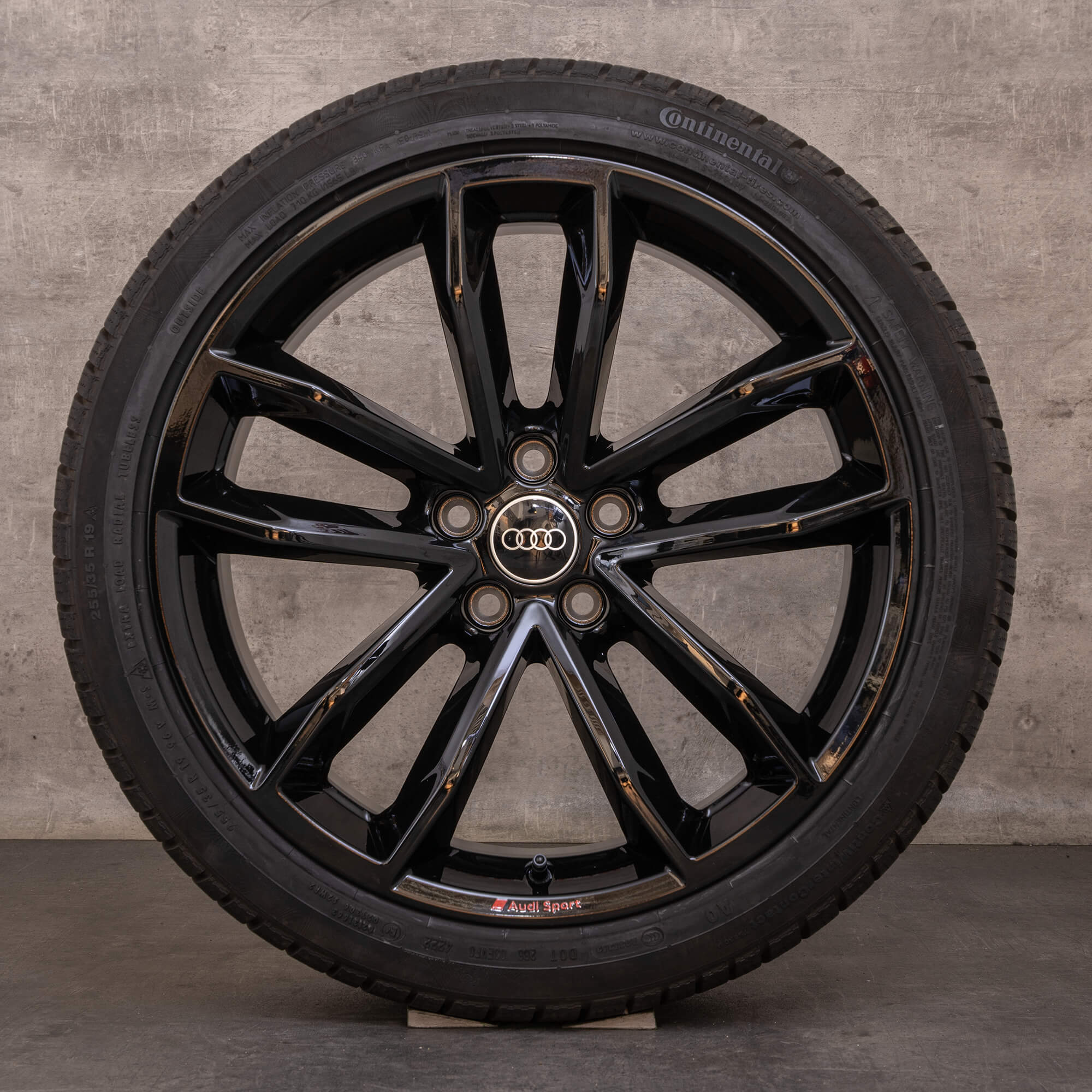 Original Audi A5 S5 Winterräder 19 Zoll F5 8W B9 Felgen 8W0601025DF Cavo Design schwarz glanz