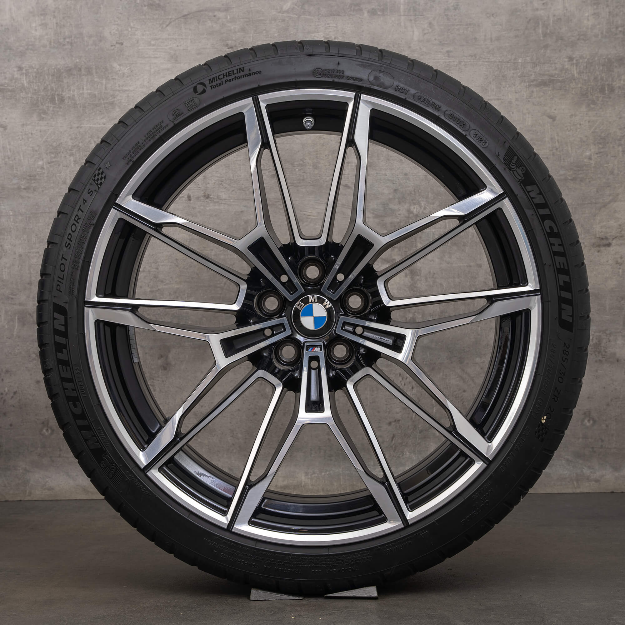 BMW M3 G80 M4 G82 G83 Sommerräder 19 20 Zoll Felgen 825 M Sommerreifen