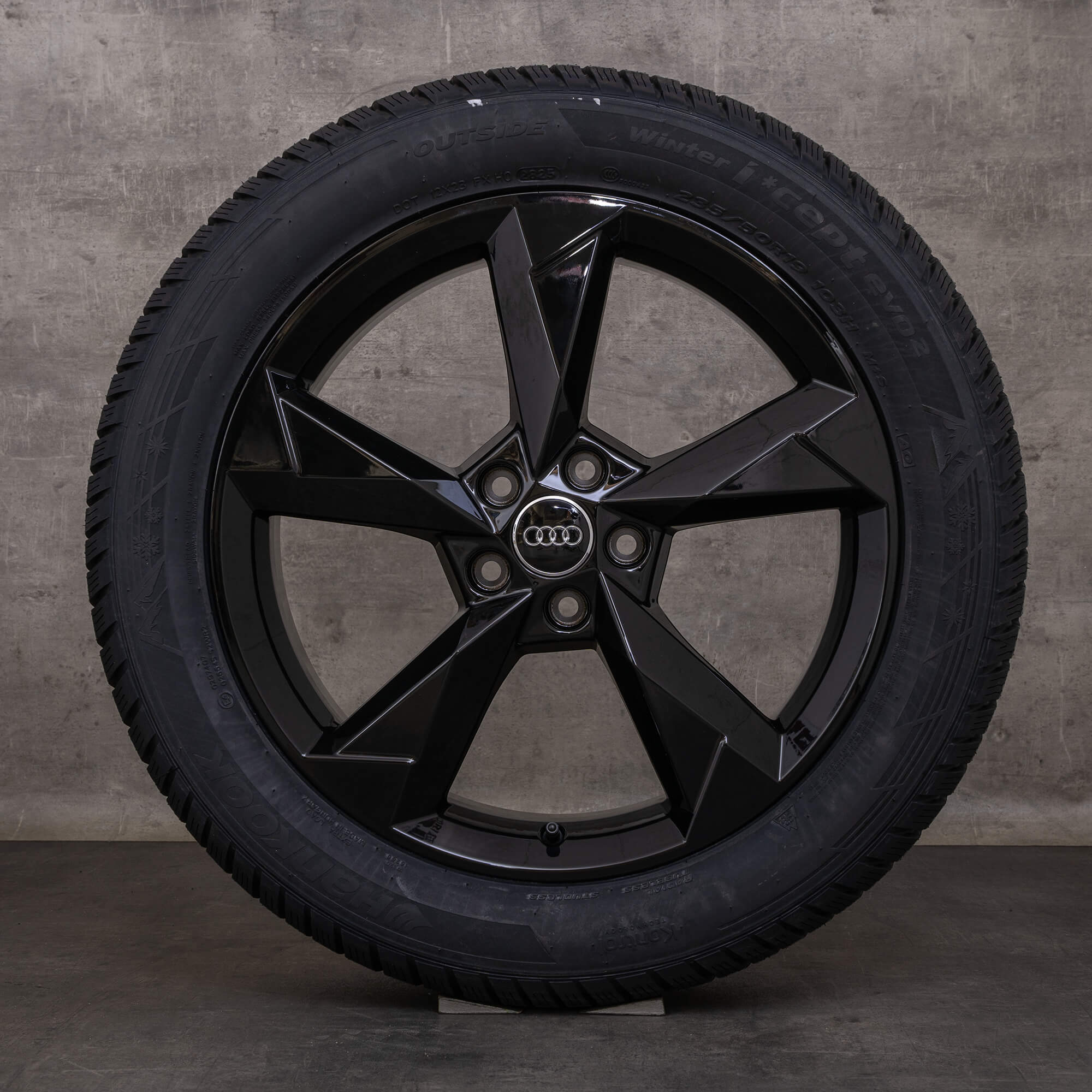 Alkuperäiset Audi Q3 talvirenkaat 19 tuuman F3 vanteet 83A601025N musta kiiltävä
