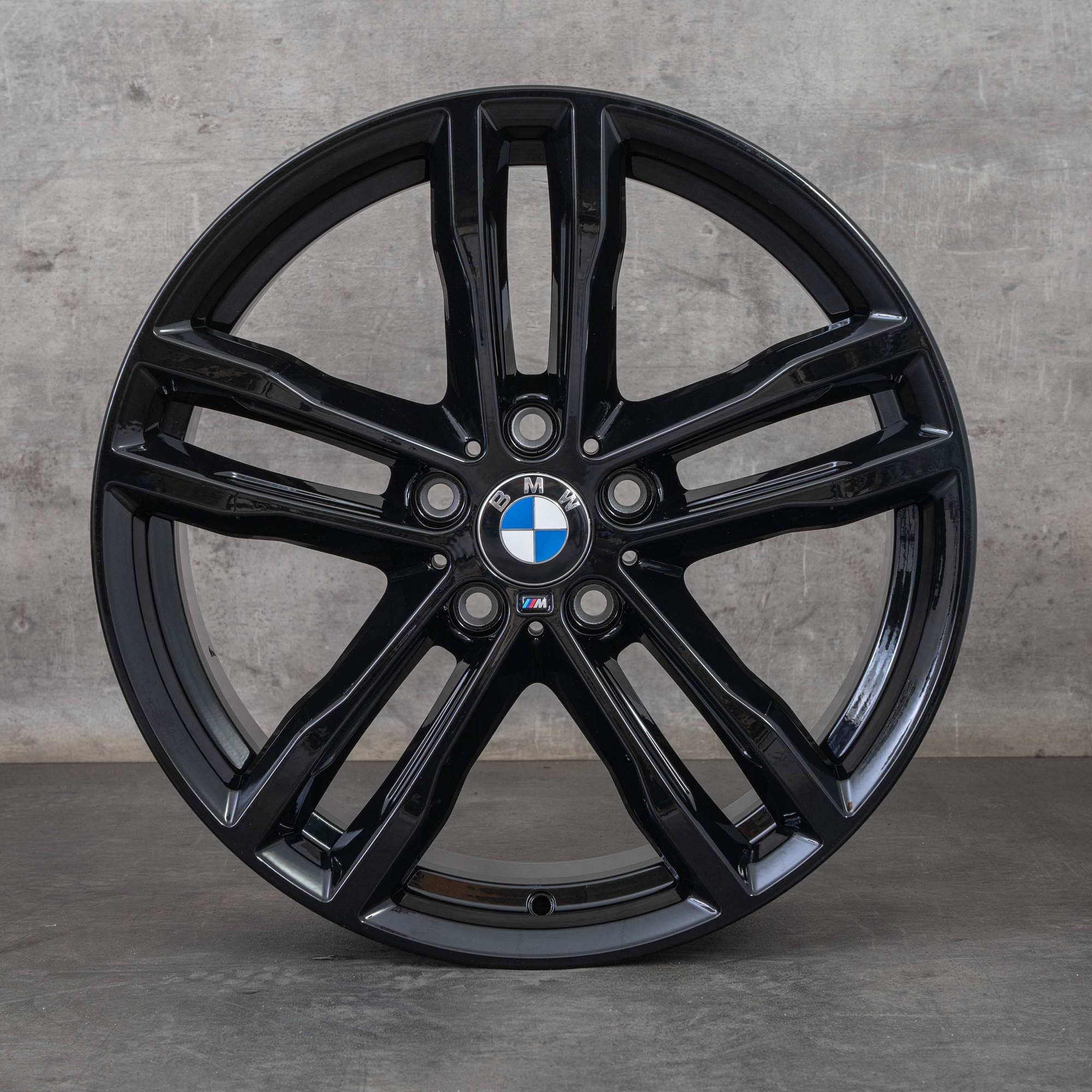 OEM BMW 3 series 4 rims 19 inch F30 F31 F32 F33 F36 Gran Coupé Styling 704 M 7856710 7856711 black gloss