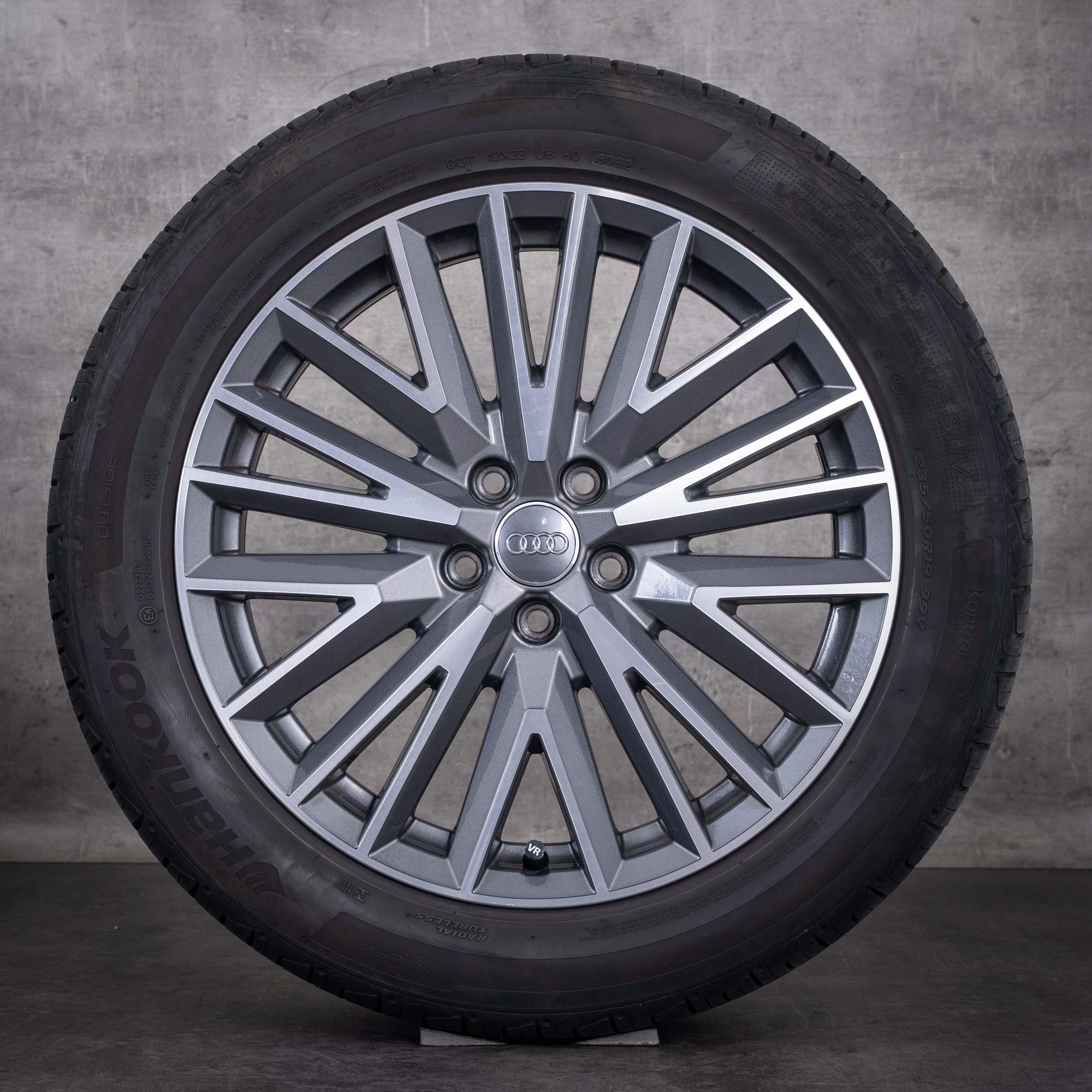 Original Audi Q3 Felgen 19 Zoll II F3 Sommerräder 83A601025L titan glanzgedreht