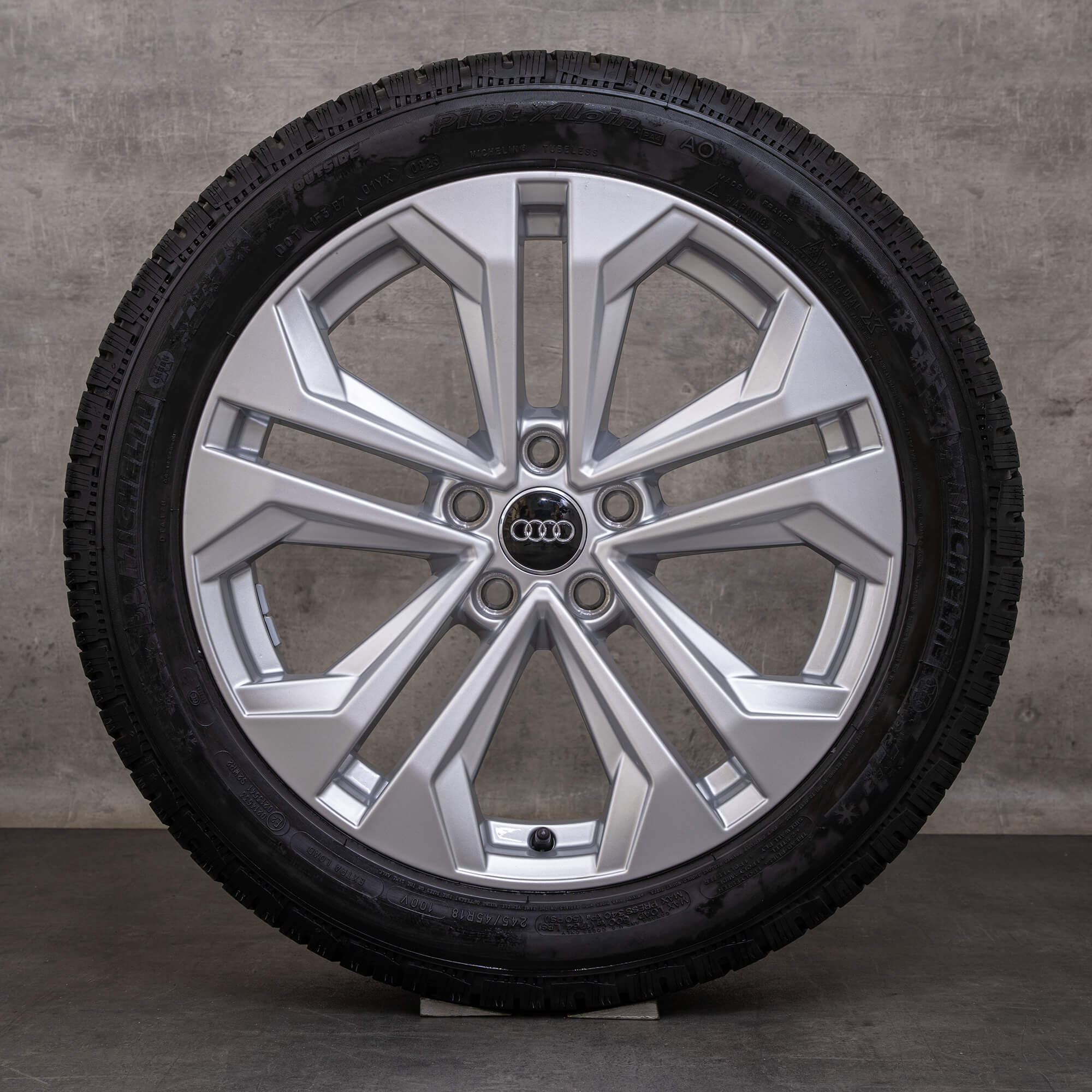 Jantes e pneus inverno originais Audi A4 18 polegadas B9 8W Allroad jantes 8W9601025L prata brilhante