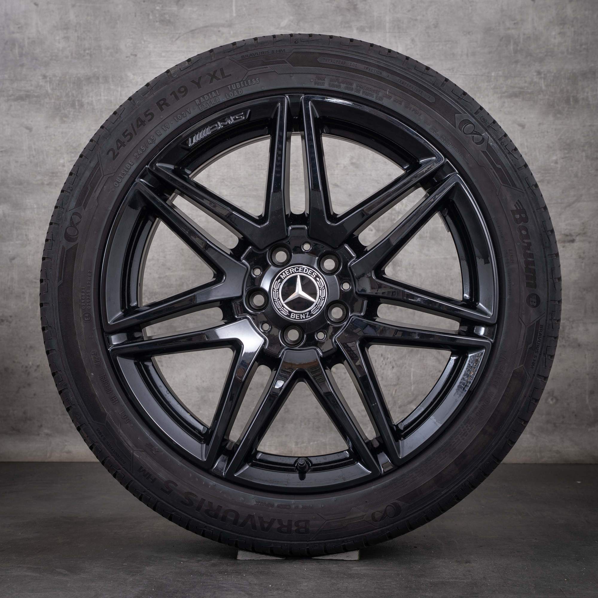 Originální 19palcové disky Mercedes-Benz Třídy V AMG W447 letní kola A4474015100 lesklá černá
