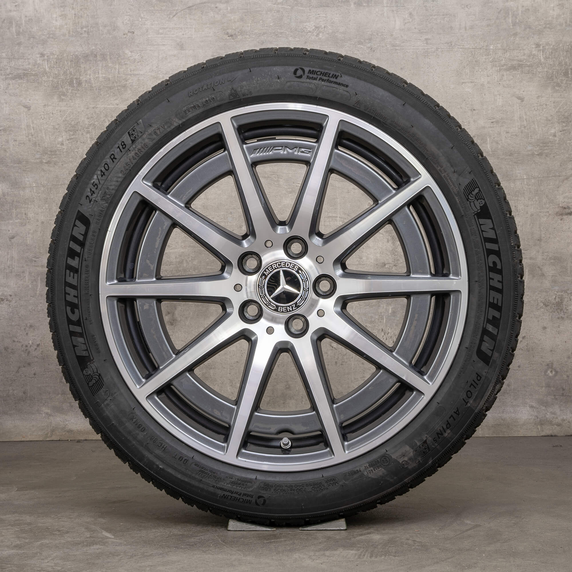 Ekte Mercedes Benz A-Klasse A 45 CLA AMG vinterhjul 18 tommer W177 V177 C118 X118 felger A1774012100 himalaya grå blank dreide 7 mm