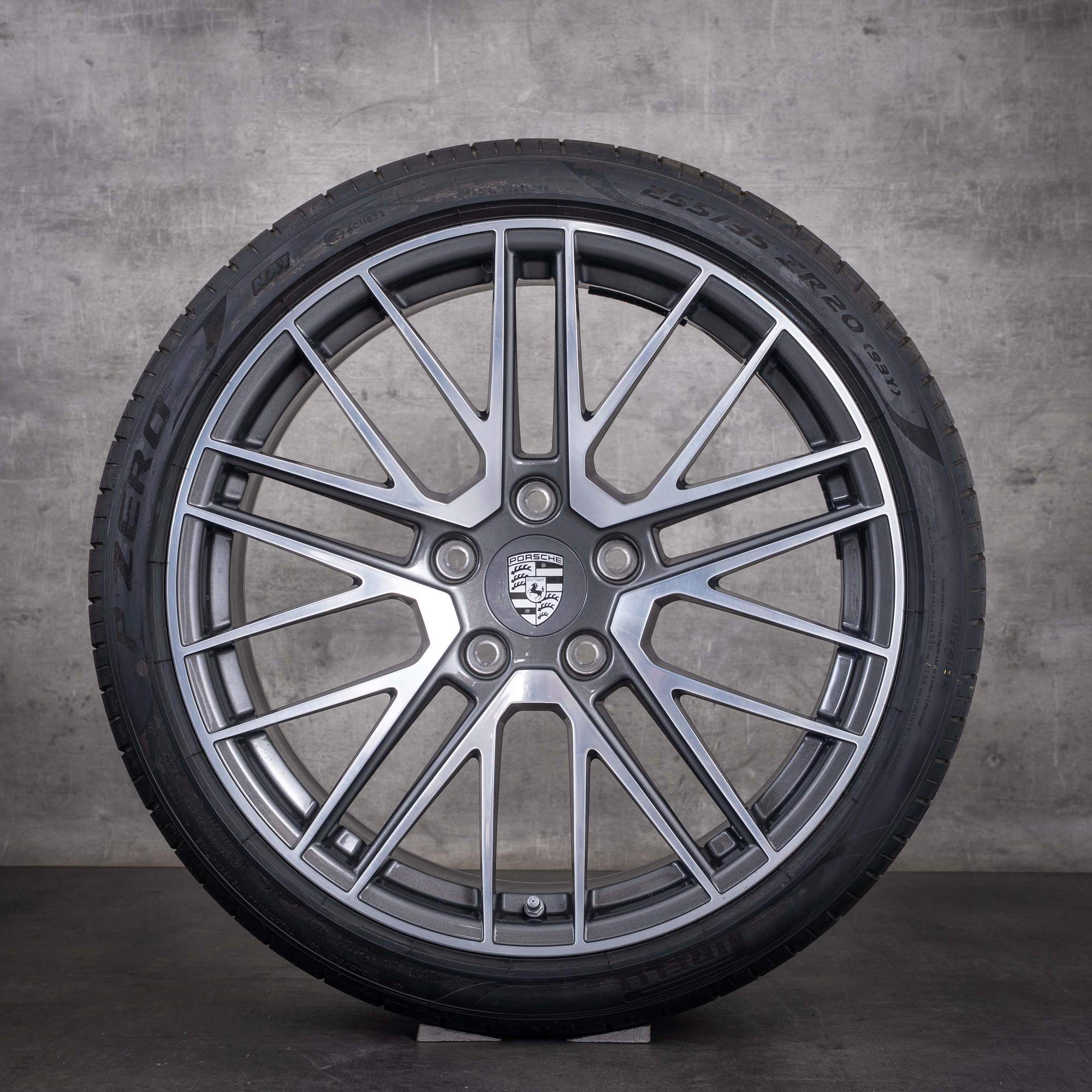 Pneus de inverno originais Porsche 992 I de 20 e 21 polegadas Turbo S, jantes 992601025AR e 992601025N, titânio, frente diamantada