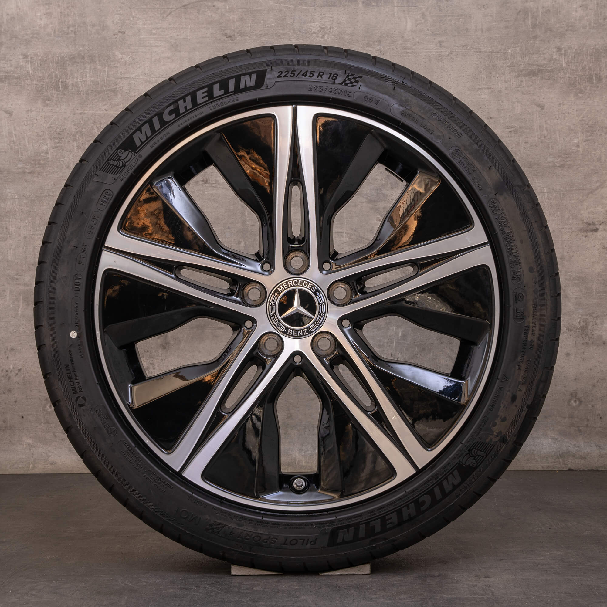 Orijinal Mercedes Benz A B Sınıfı CLA kış jant lastik 18 inç W177 V177 W247 C118 X118 jantlar A1774010500 siyah parlak tornalanmış