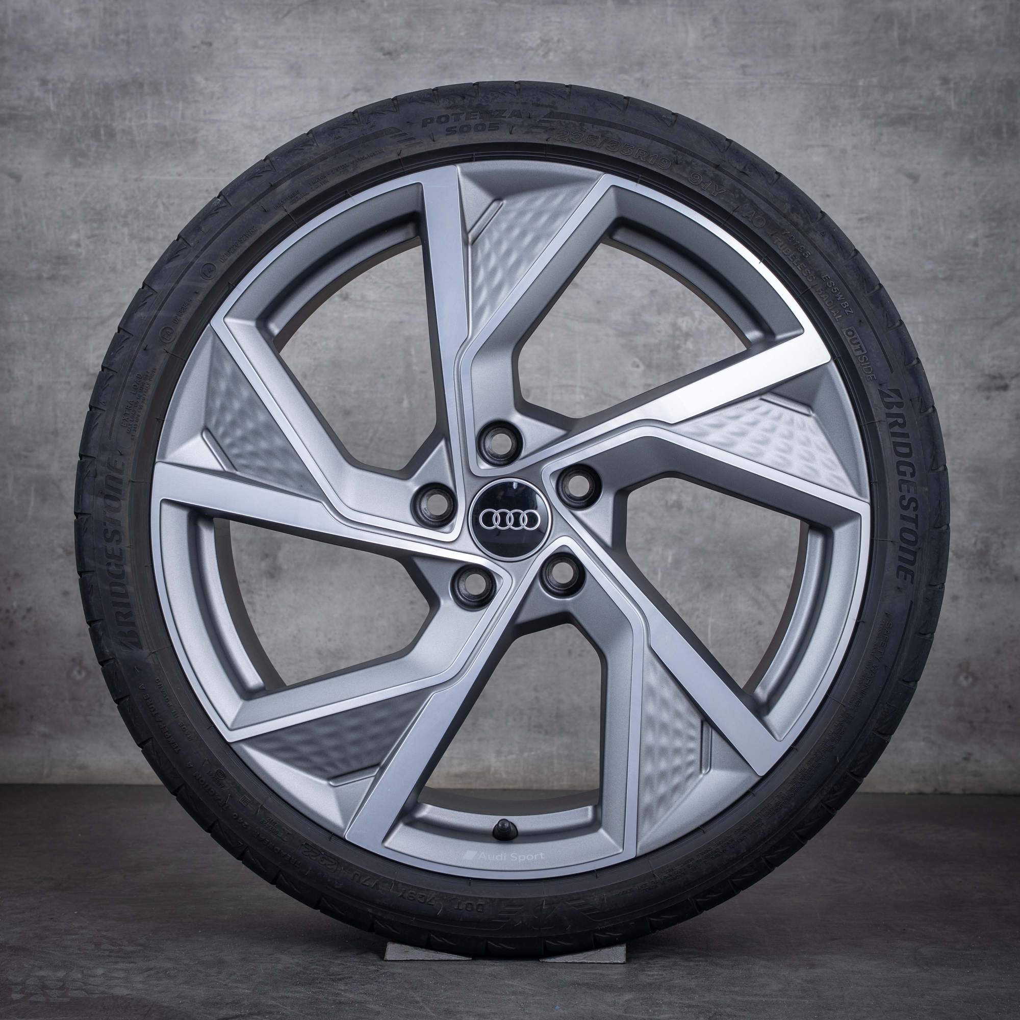 Oryginał Audi A3 S3 felgi 19 cali 8Y 8V koła letnie 8Y0601025Q tytan mat polerowane