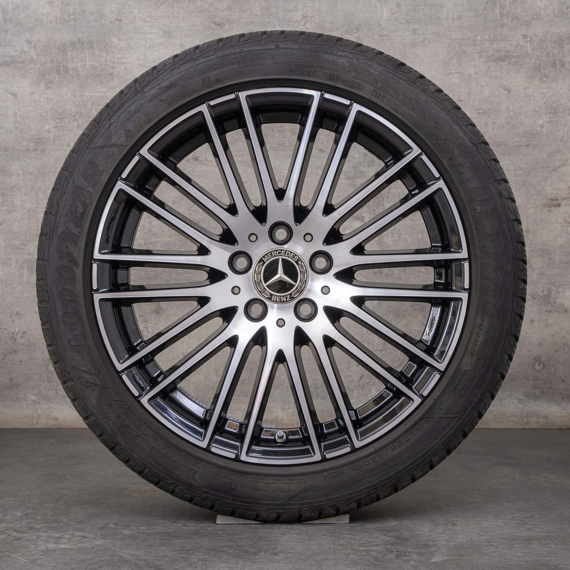 Originale Mercedes Benz C-Klasse vinterdæk 18 tommer W206 S206 fælge A2064014900 sort poleret