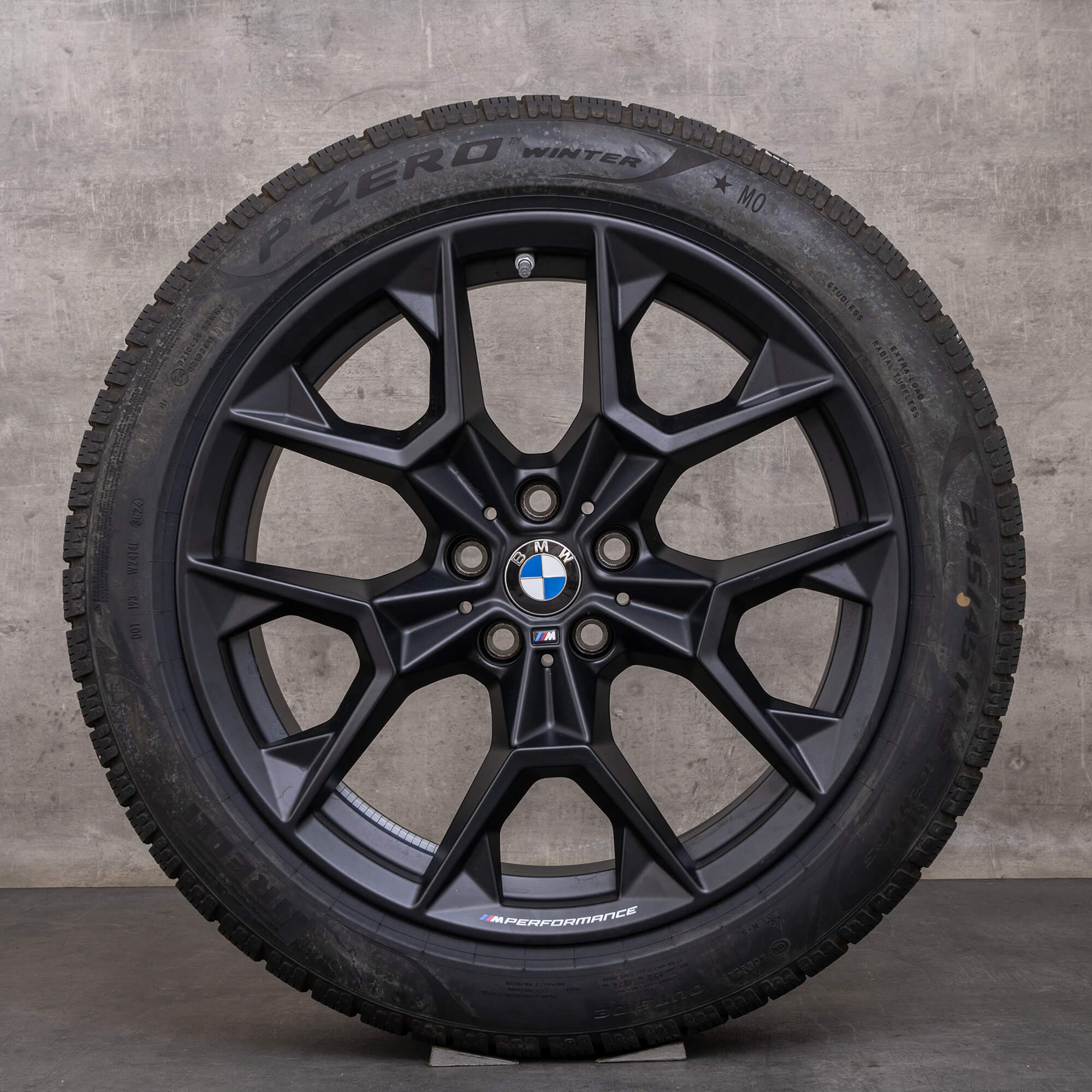 Original BMW i5 Winterräder 19 Zoll G61 Felgen Styling 942 M 5A324F4 5A47160 schwarz matt