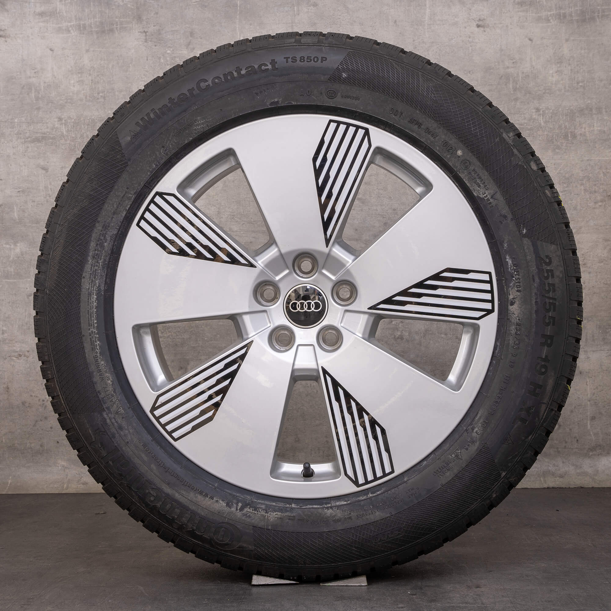 Originale Audi Q8 e-tron Anvelope de iarnă 19 inch 4KE GE Jantă Aero 4KE601025L argintiu NOU