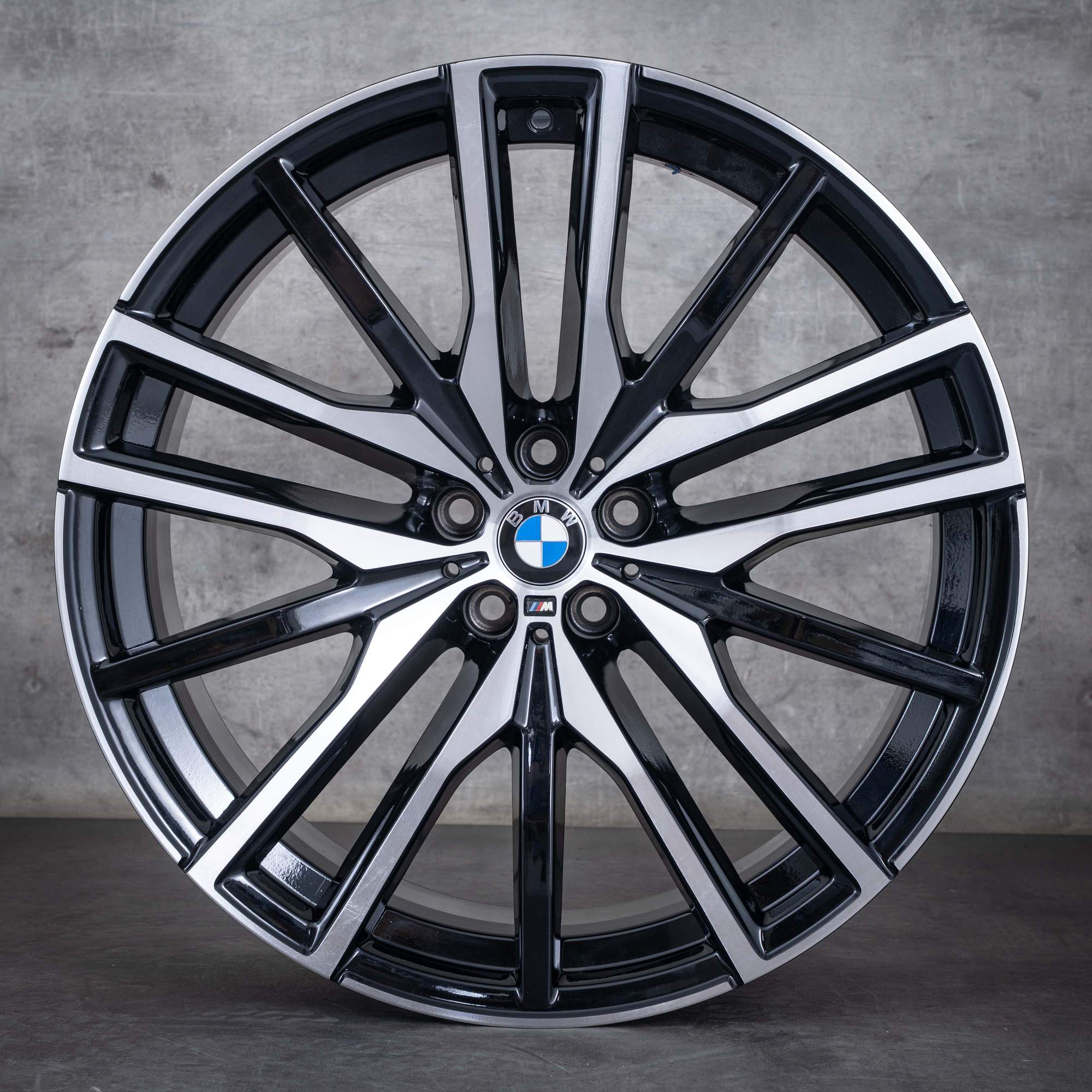 Oryginalał BMW X5 X6 felgi 22 cale G05 G06 koła letnie 742 M 8090013 8090014 czarne polerowane toczone