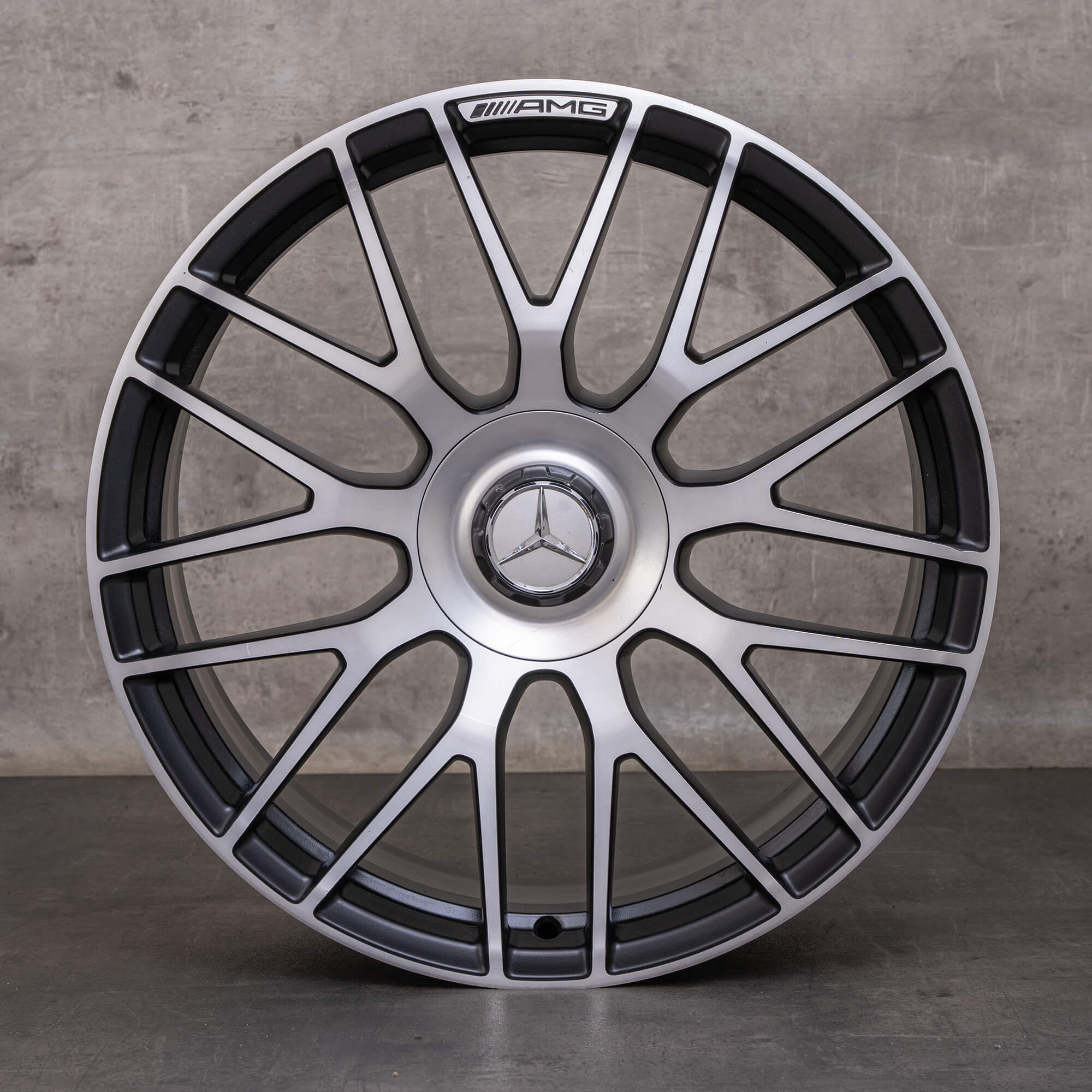 Orijinal Mercedes Benz CLS 63 AMG jantlar 19 inç C218 X218 A2184011700 A2184011800 siyah mat parlak kaplama