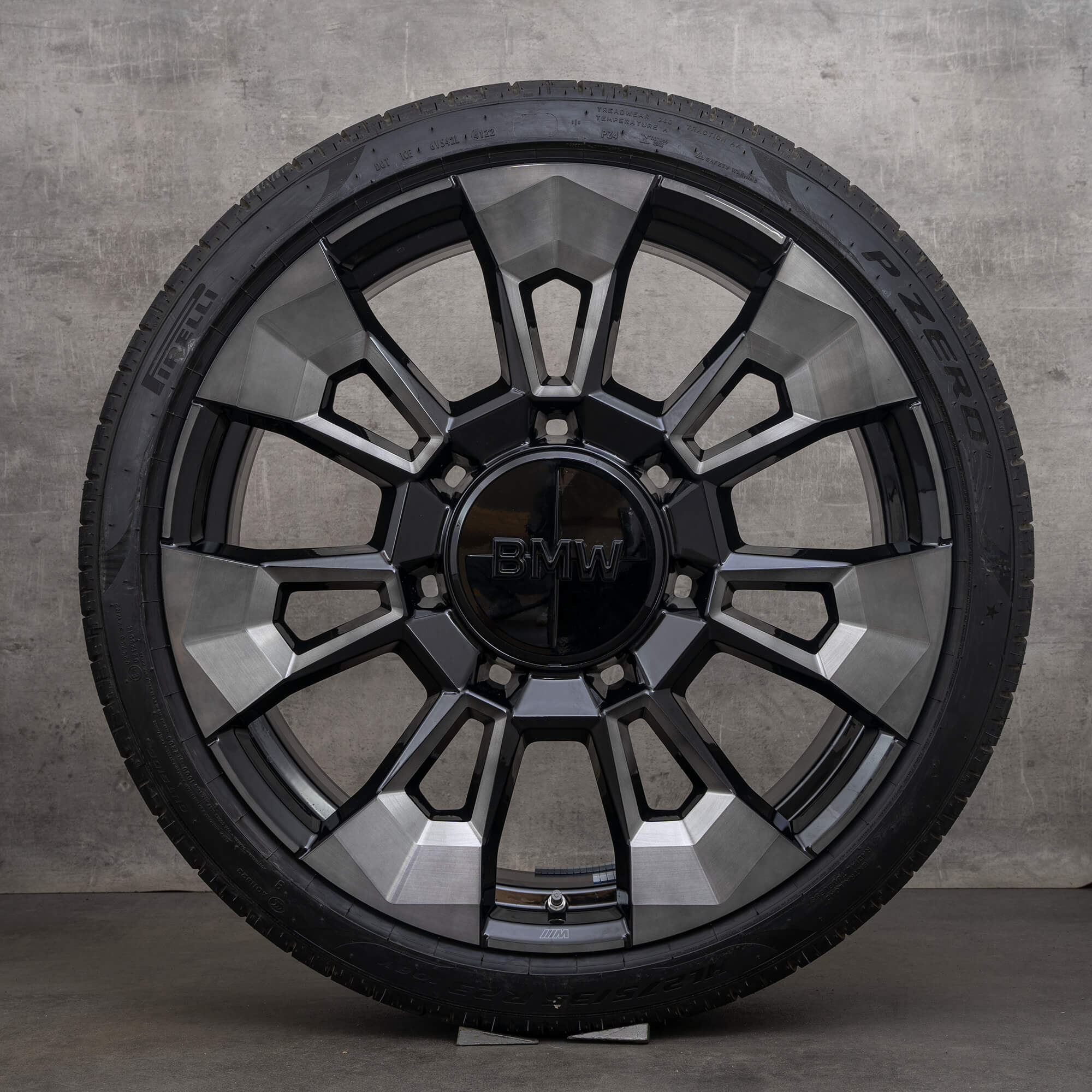 BMW XM G09 summer wheels 23 inch rims tires 6856021 6856022