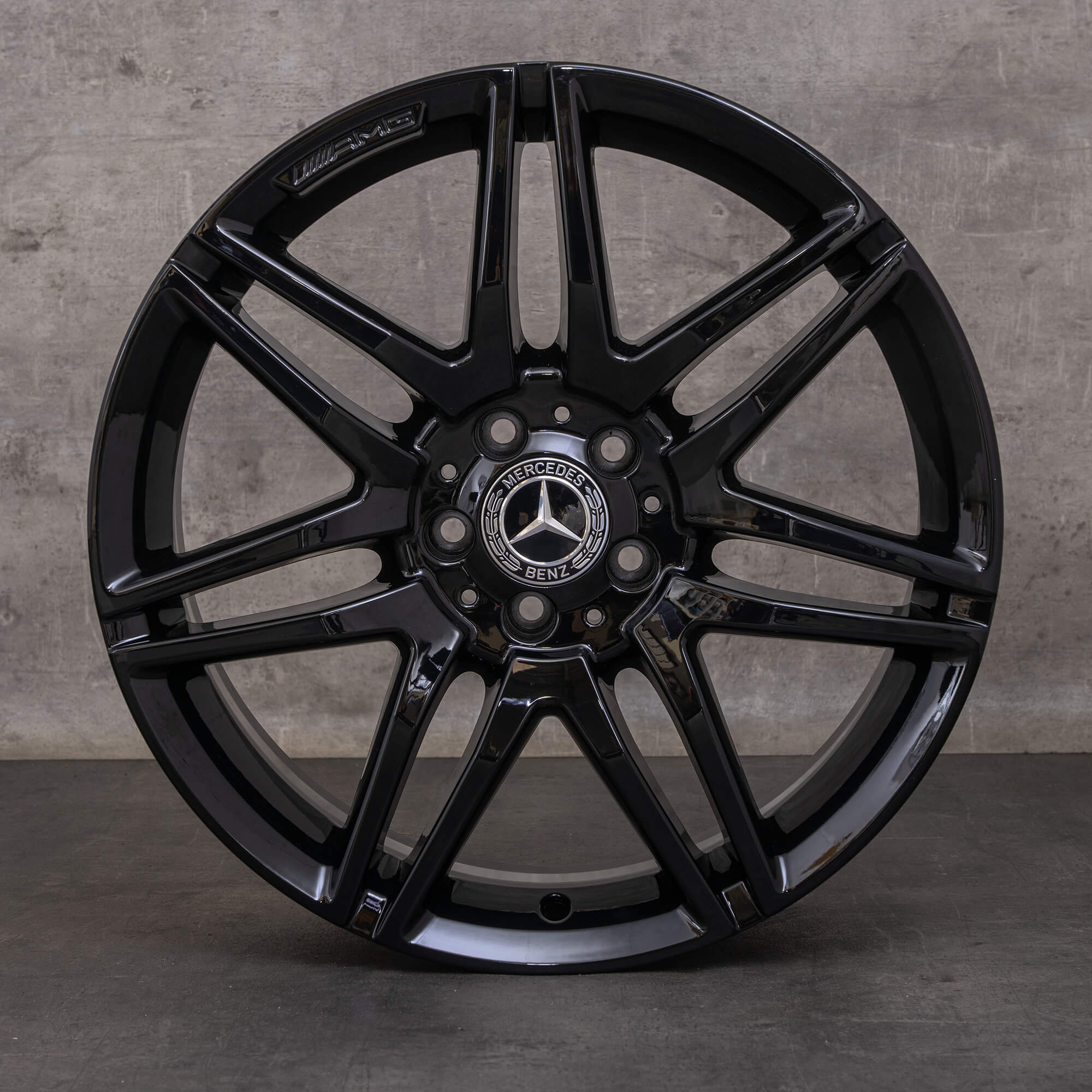 Originale Mercedes Benz E-klasse AMG fælge 19 tommer C207 A207 A2124014702 sort blank