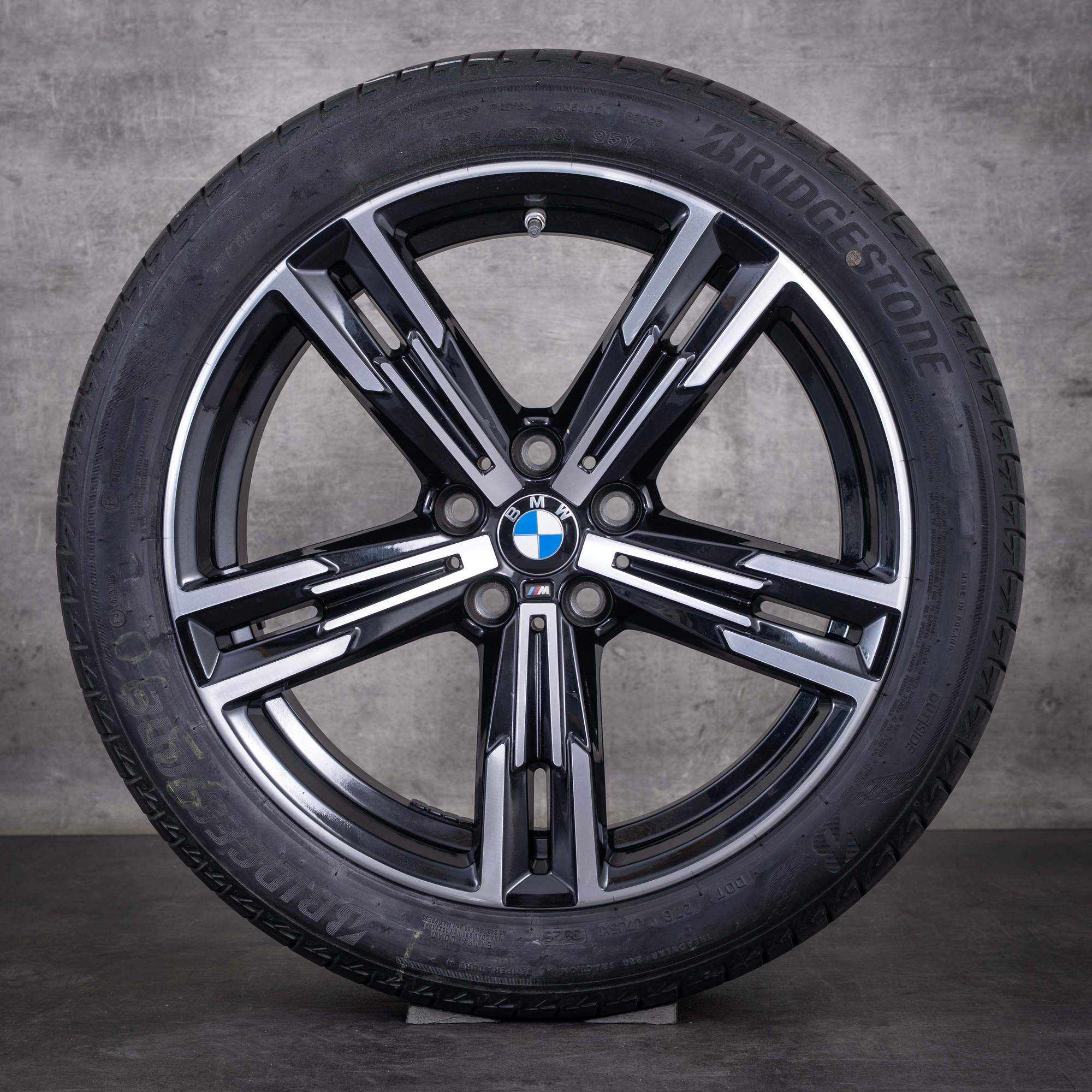 Ruote invernali originali BMW Serie 2 Serie 3 Serie 4 da 18 pollici per G20 G21 G22 G23 G42 Coupé modello Syling 848 M codici 8746631 8746632 nero jet diamantato