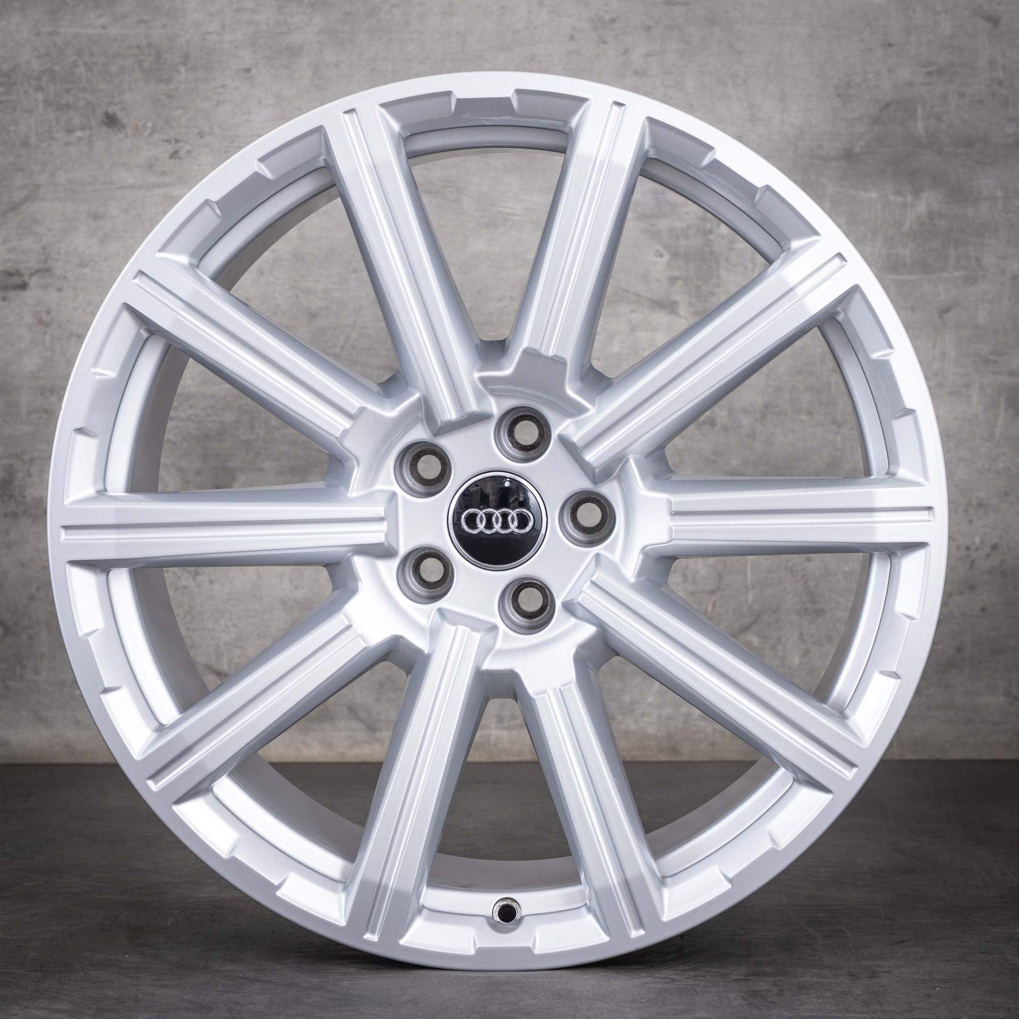 Alkuperäiset Audi Q7 SQ7 -vanteet 20 tuumaa 4M 4M0601025AE hopeanväriset alumiinivanteet