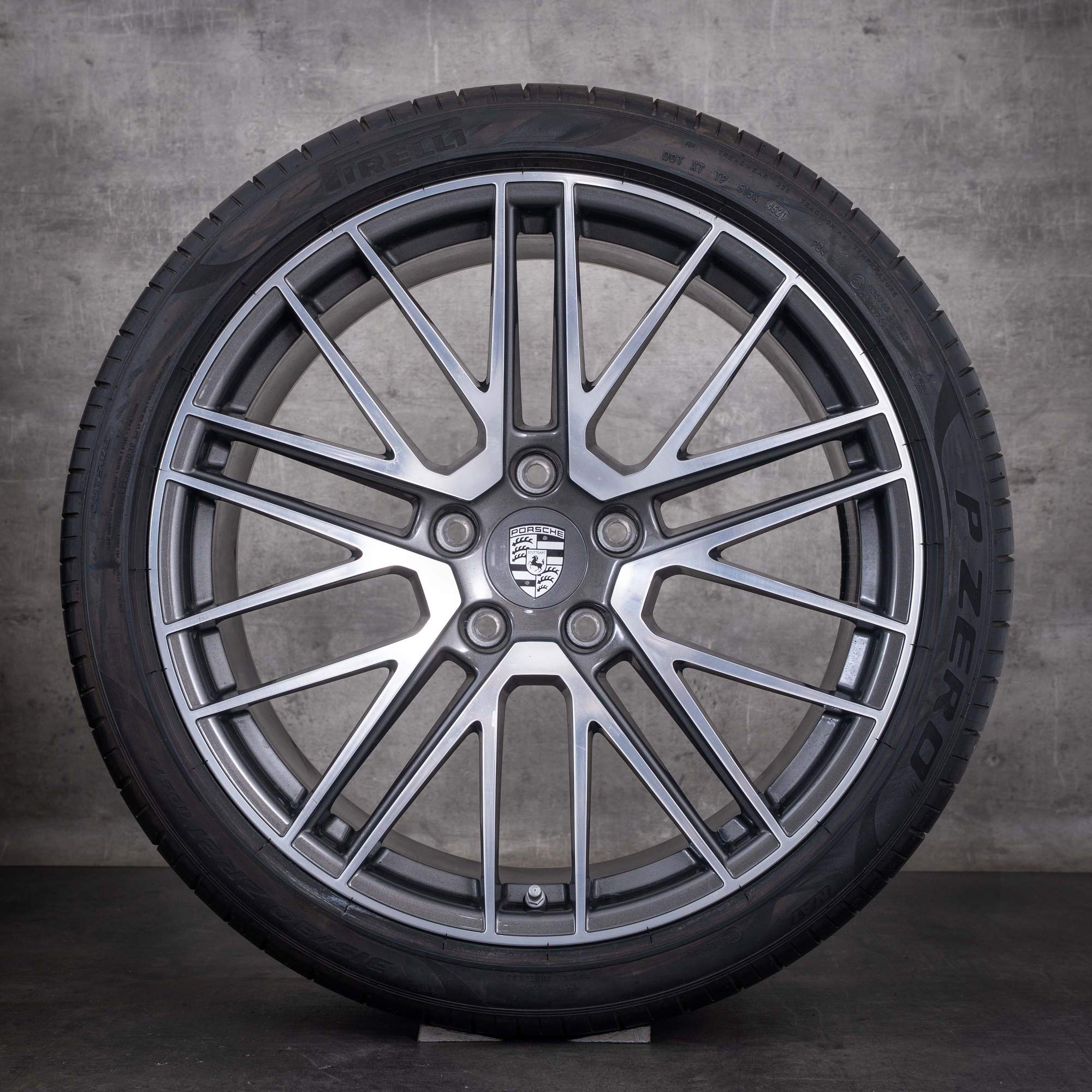 Pneus de inverno originais Porsche 992 I de 20 e 21 polegadas Turbo S, jantes 992601025AR e 992601025N, titânio, frente diamantada