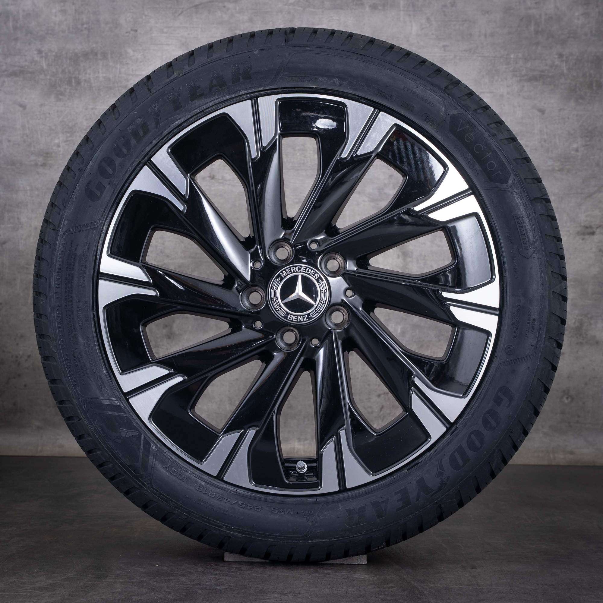 Jante originale Mercedes-Benz Clasa V de 18 inci W447 anvelope pentru toate anotimpurile A4484011500 negre față diamantate