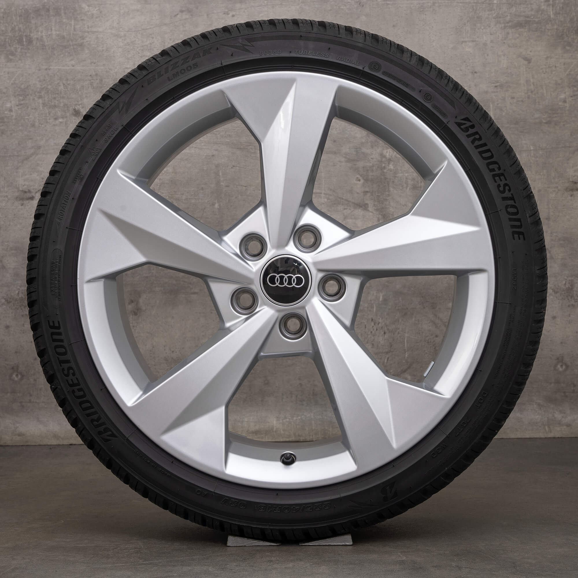 Originale Audi A3 S3 8Y 18 Zoll Winterräder Felgen Winterreifen 8Y0601025CP