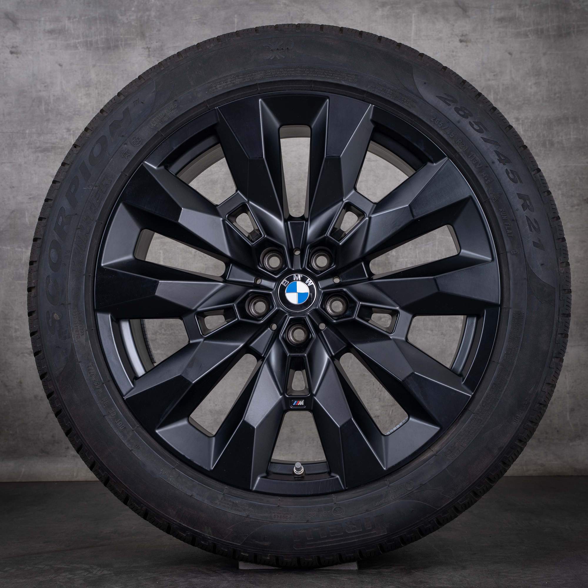 Originele BMW XM winterbanden op velg 21 inch G09 velgen Styling 917 M 5A6DE91 matzwart