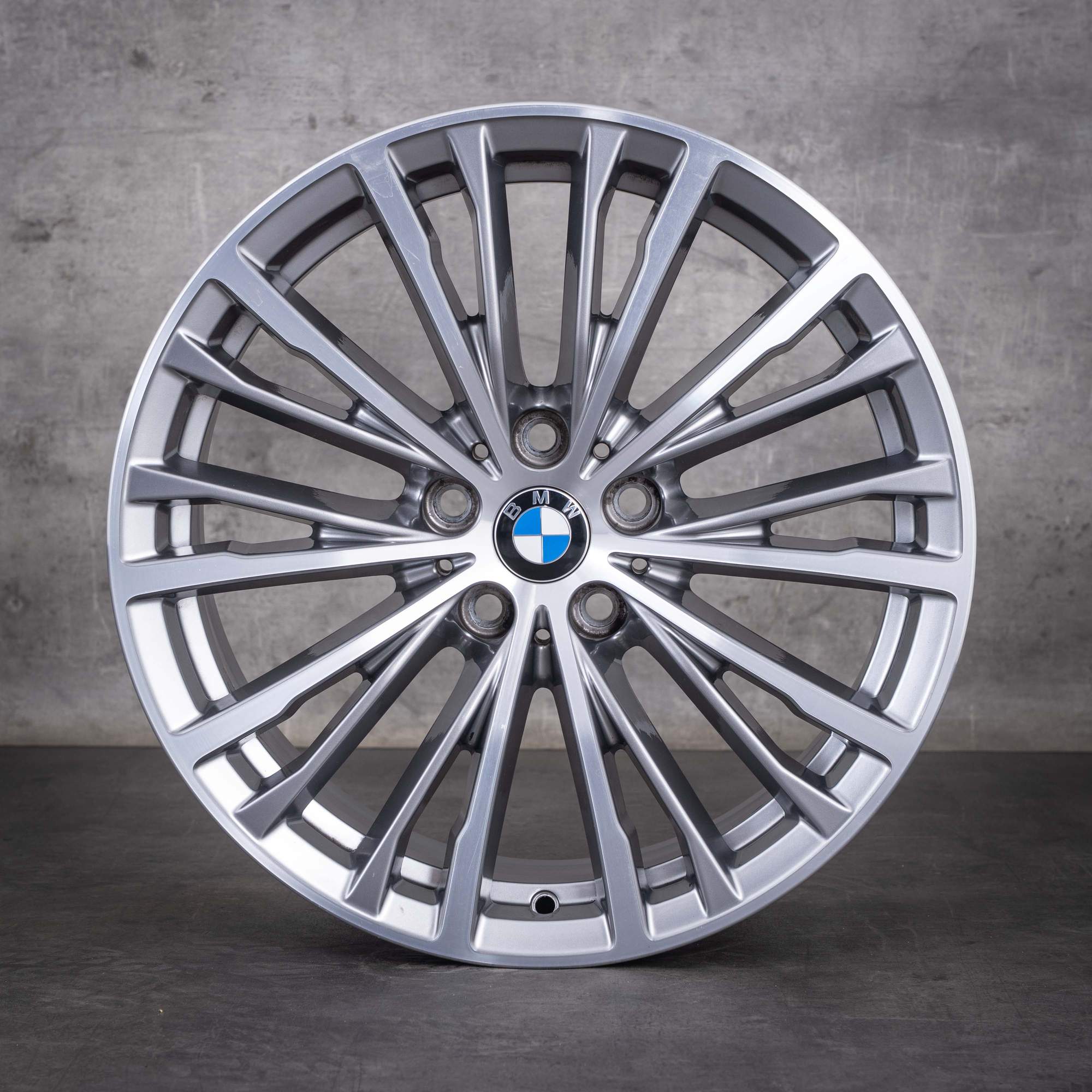 Original BMW 2er 3er 4er Felgen 18 Zoll G42 Coupe G20 G21 G22 G23 Styling 781 6883523 6897085 ferric grey front glanzgedreht