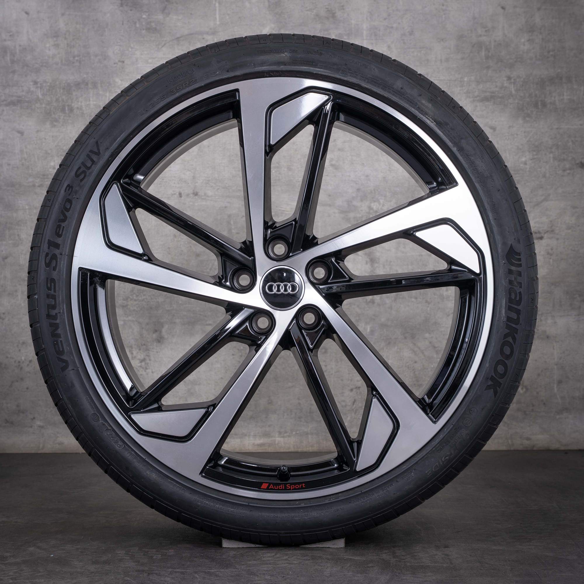 Originální disky Audi A7 S7 21 palců 4K C8 letní kola 4K8601025S černé s diamond cut povrchem