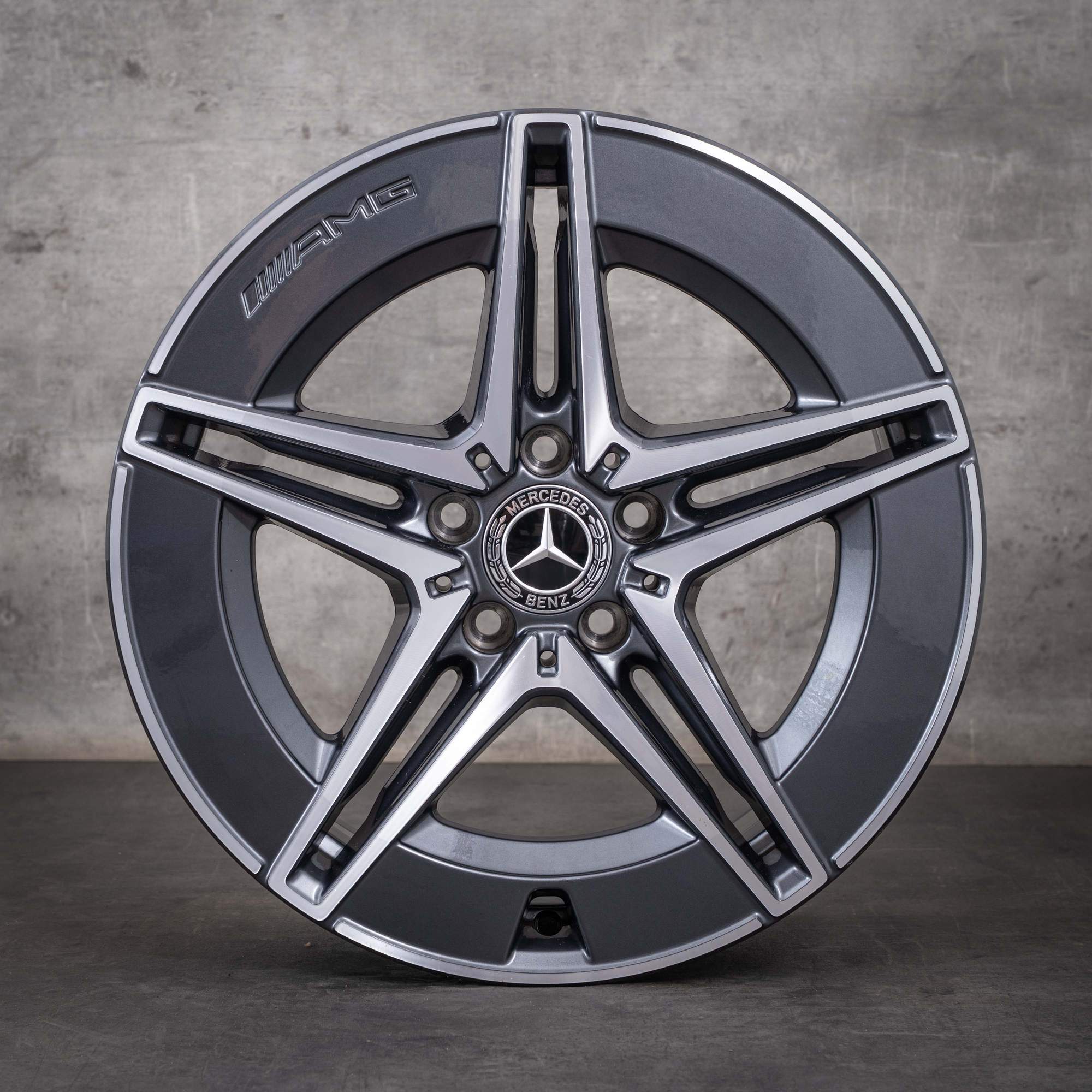 Jantă originală Mercedes-Benz Clasa C, 18 inci, W206 S206 A2064011800, gri tantal, diamantate