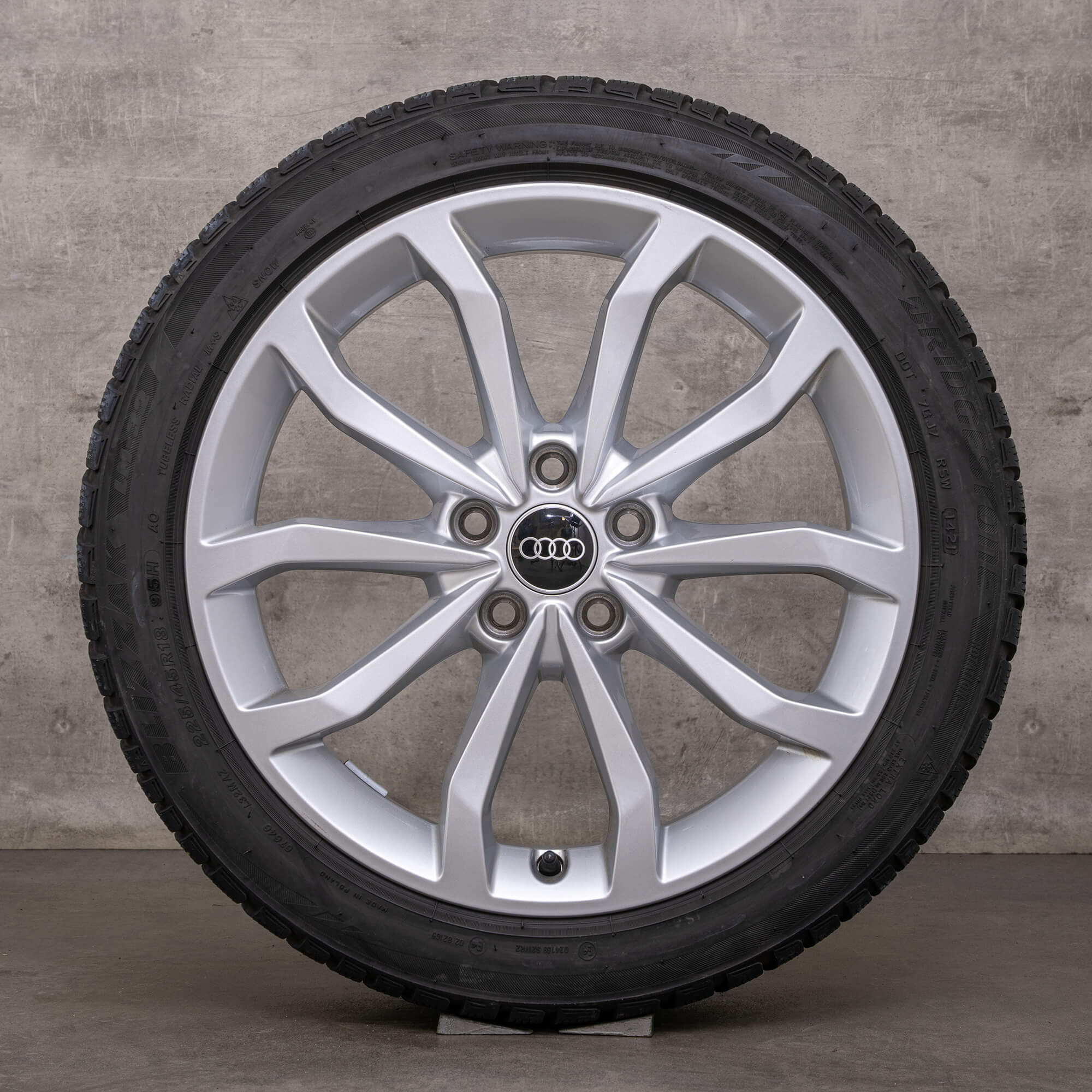 Originale Audi A4 S4 vinterhjul 18 tommer 8W B9 fælge 8W0601025ED sølv