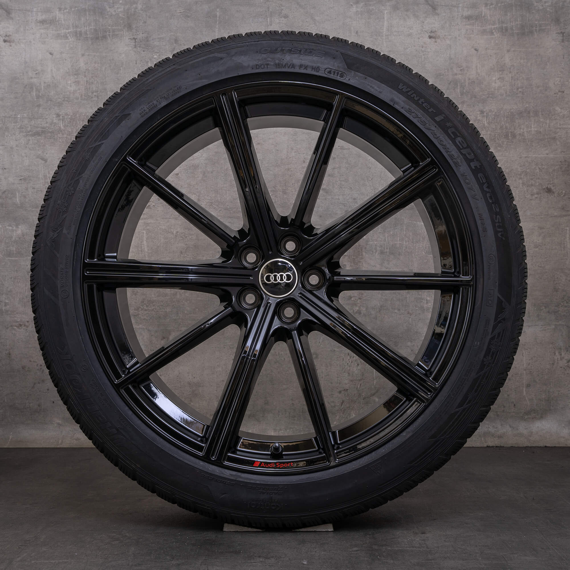 Oryginalne koła zimowe do Audi RSQ8 22 cale felgi 4M8 RS 4M8601025AM czarne z połyskiem