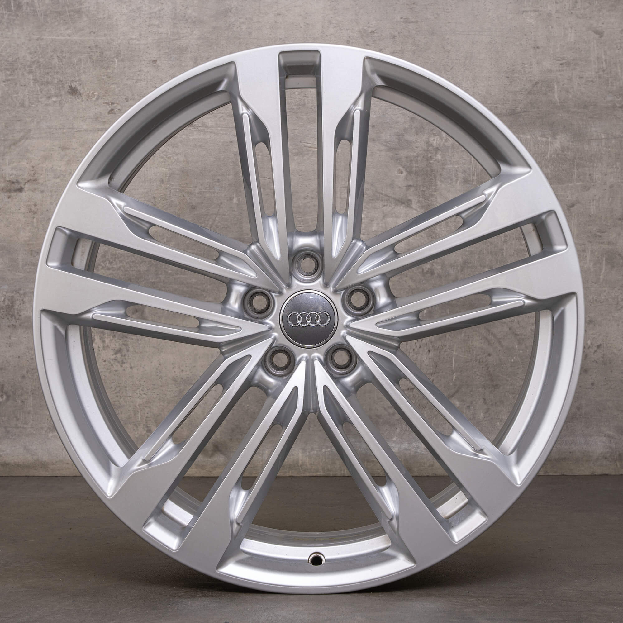 Jantes d'origine Audi A6 S6 21 pouces 4K C8 4K0601025AP argent