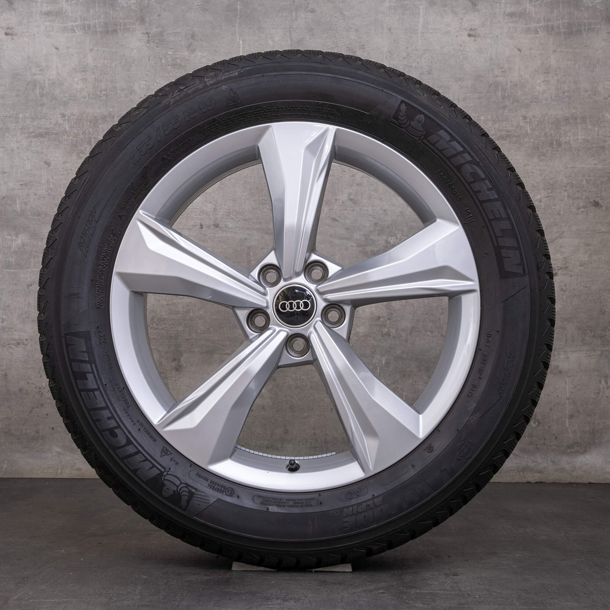 Oryginał Audi Q5 SQ5 koła zimowe 19 cali FY felgi 80A601025K dynamiczny wzór srebrny błyszczący