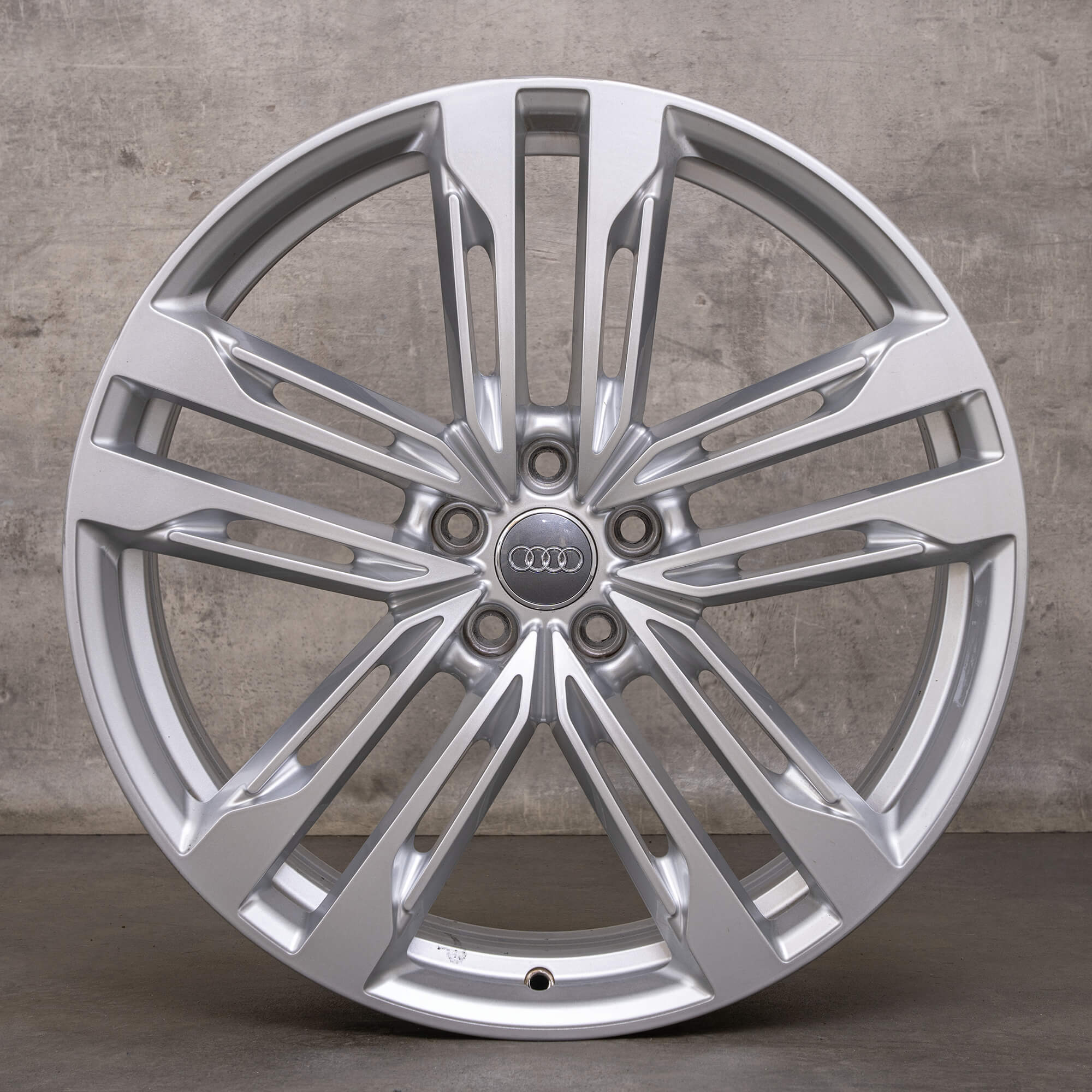 Jantes d'origine Audi A6 S6 21 pouces 4K C8 4K0601025AP argent