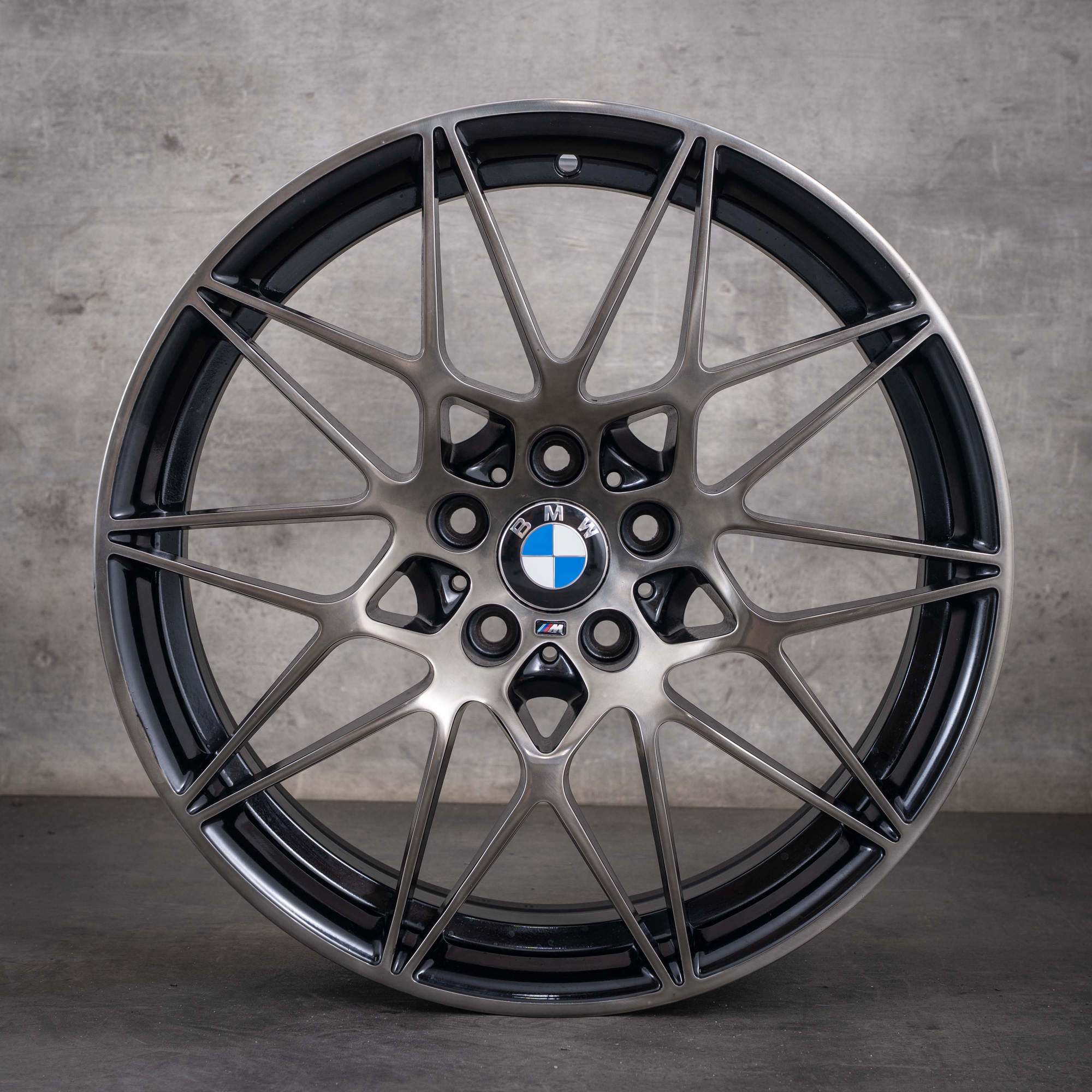 Alkuperäiset BMW M3 M4 -vanteet 20 tuumaa F80 F82 F83 Styling 666 M 2287500 2287501 kiiltävä musta etupuoli kiillotettu tumma viimeistely