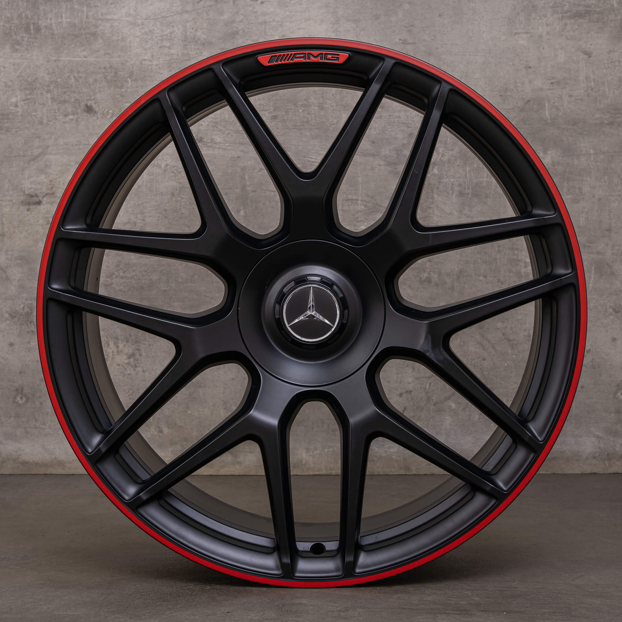 Originale Mercedes Benz G-Klasse G 63 AMG fælge 22 tommer W465 W463A A4634012000 sort mat fælg rød
