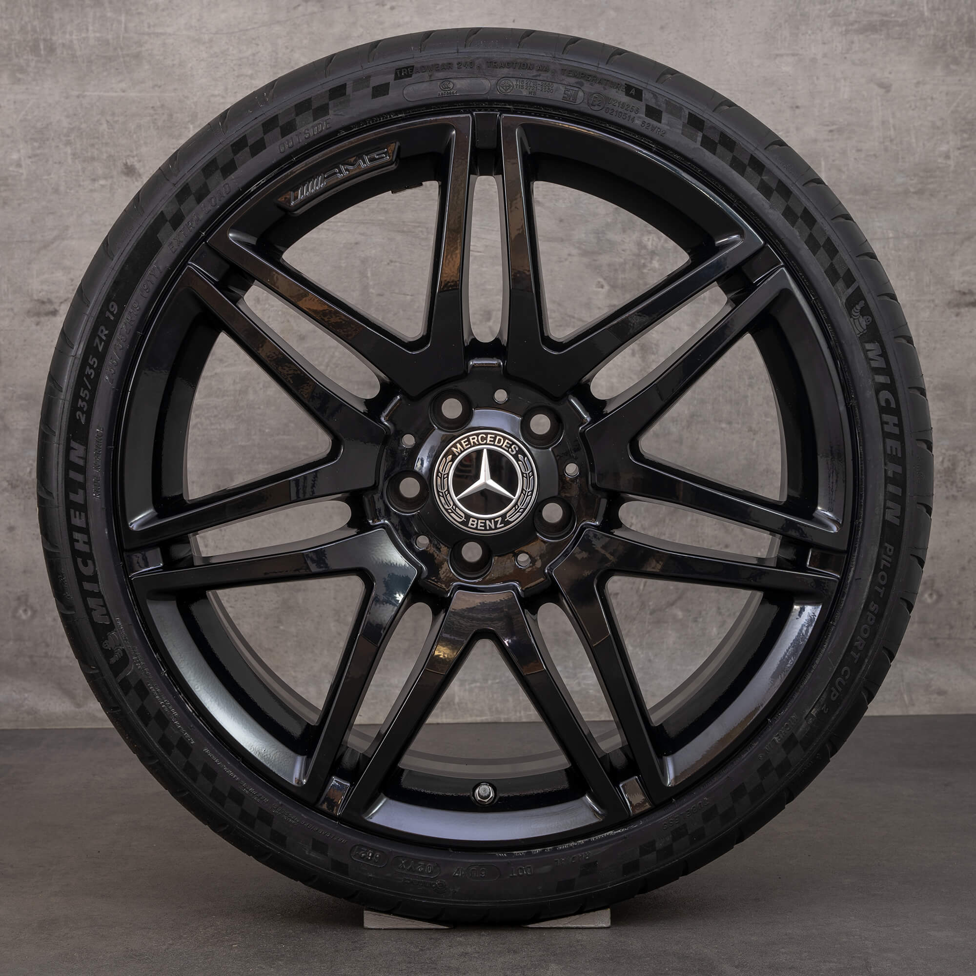 Orijinal Mercedes Benz E-Serisi AMG jantlar 19 inç C207 A207 yaz jantları A2124014702 siyah parlak